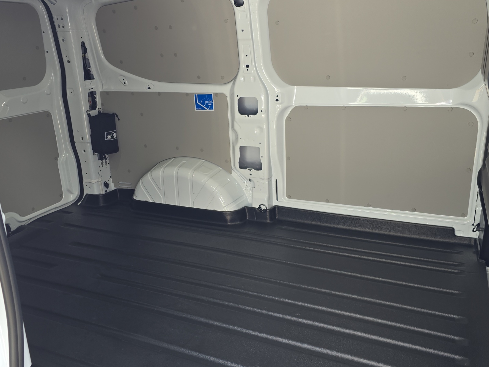 FORD Transit Custom Van 320 L1 2.5 Durat-image-11