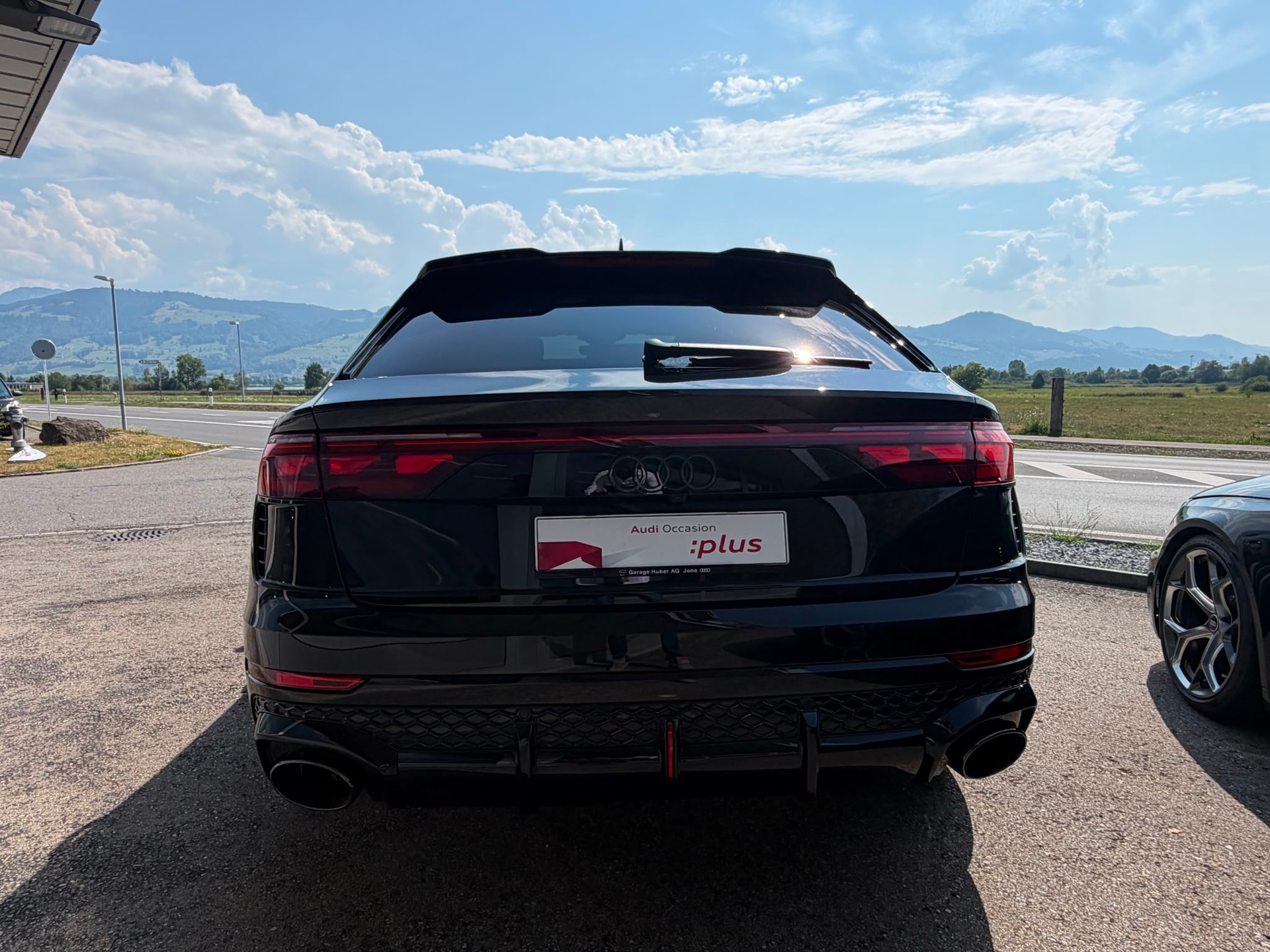 AUDI RSQ8 performance quattro-showroom-element-3