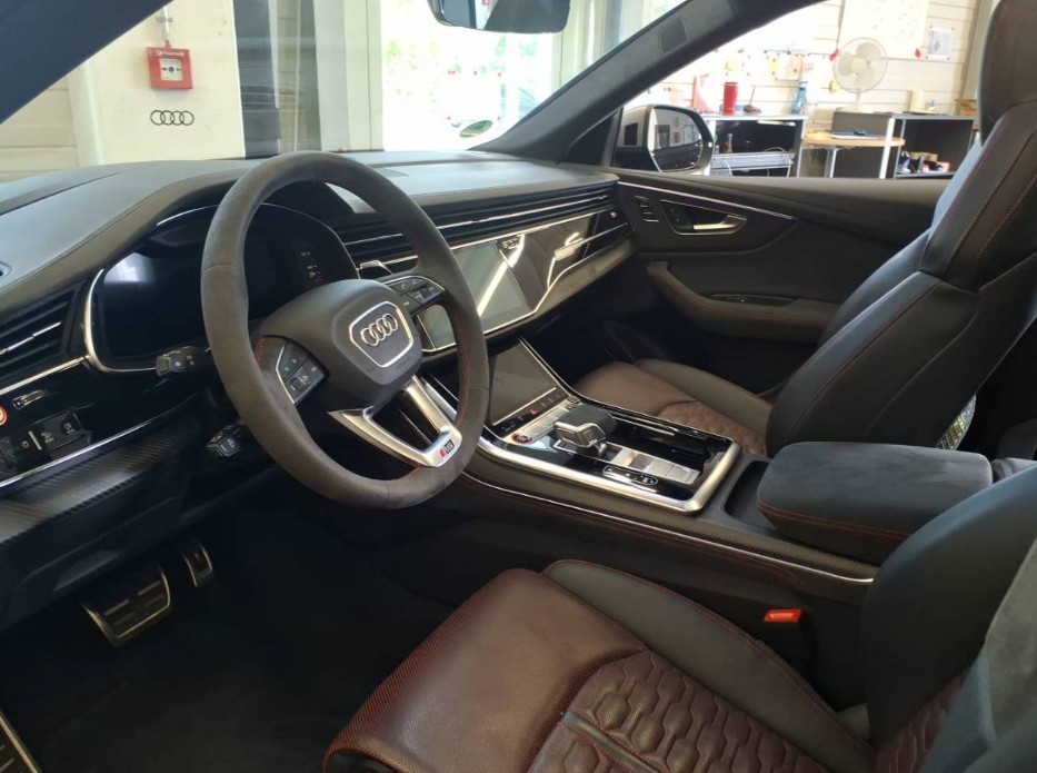 AUDI RSQ8 performance quattro-image-6