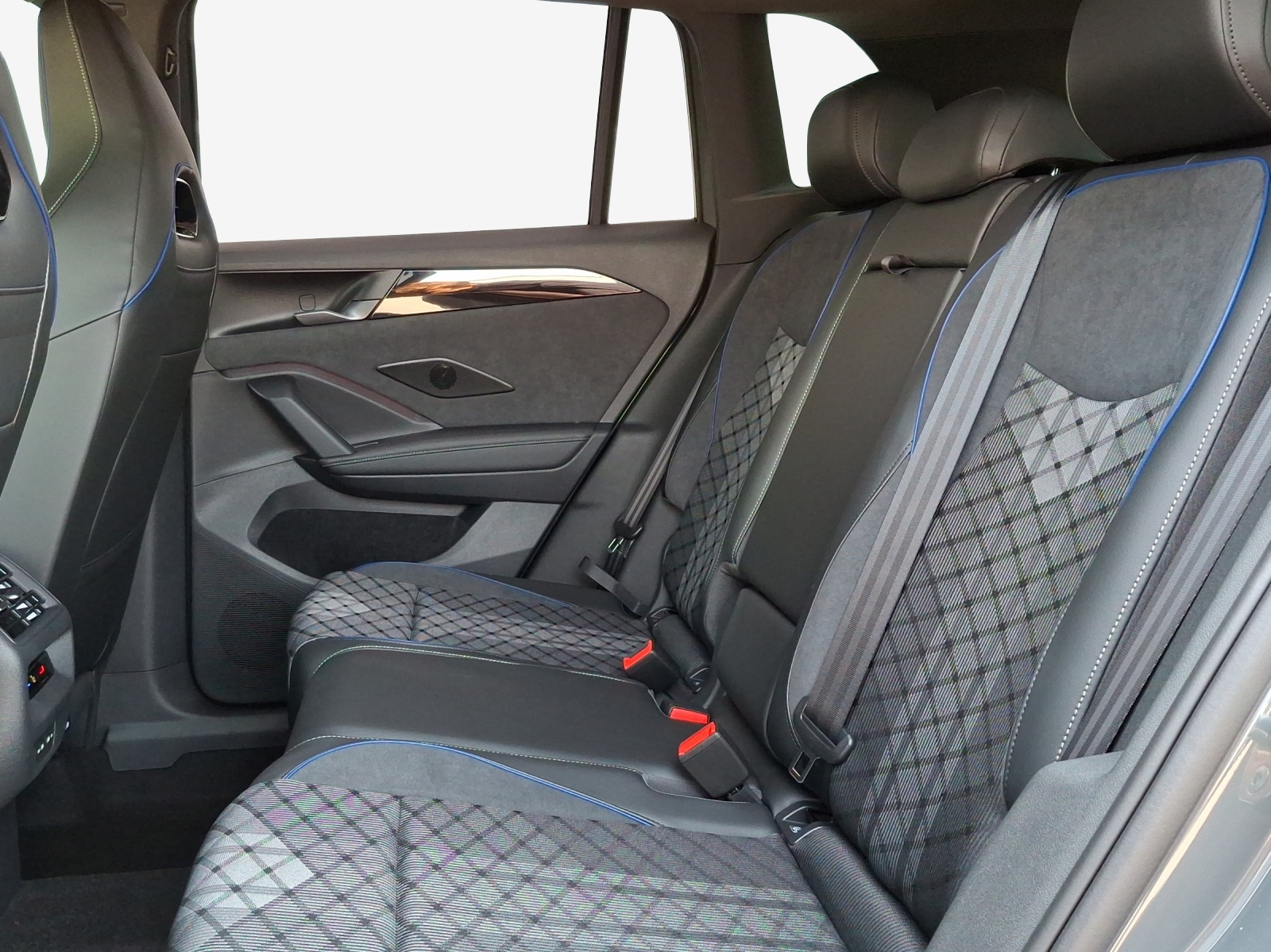 VW Tiguan 1.5 TSI evo2 mHEV R-Line DSG-image-11