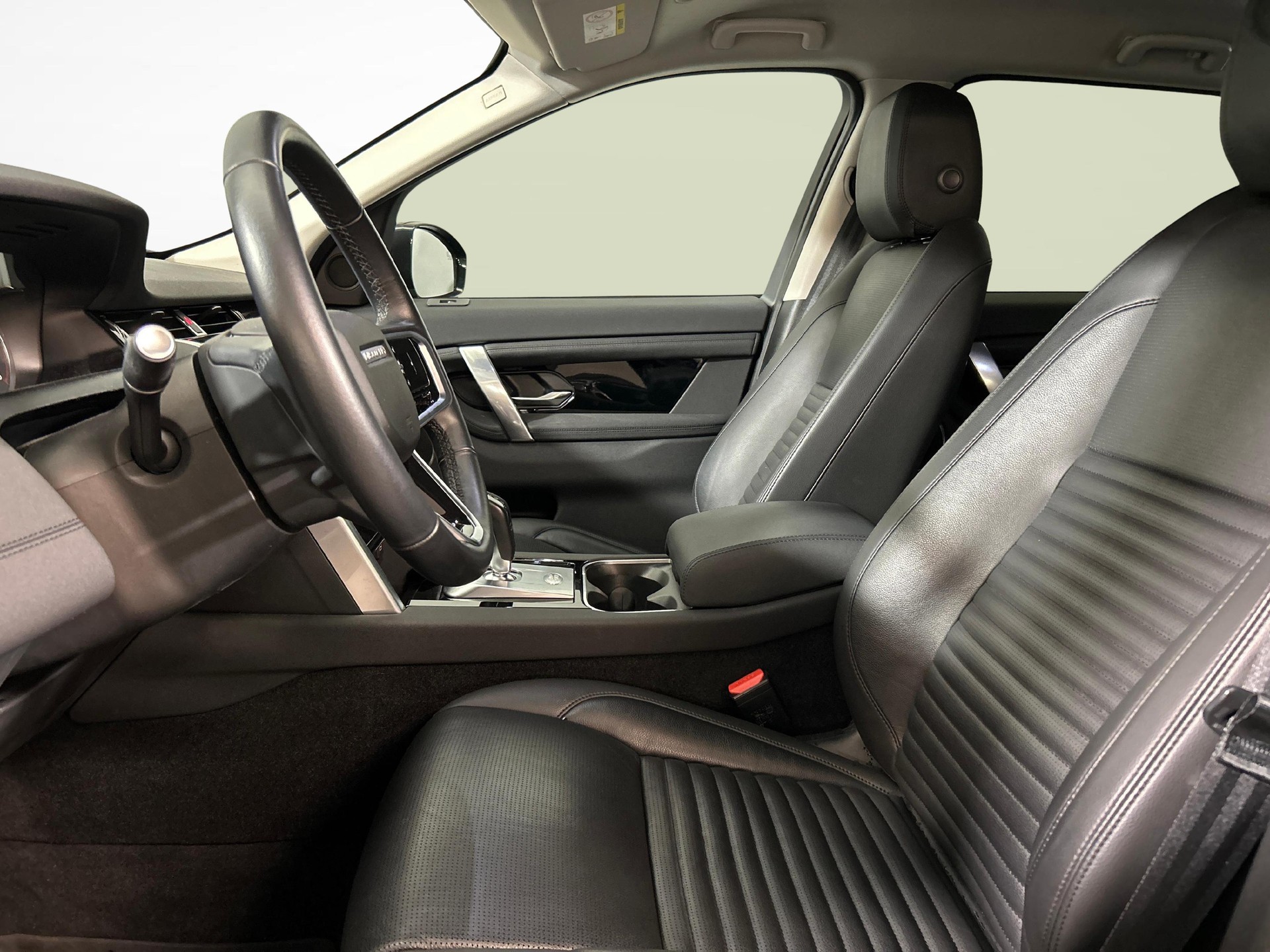 LAND ROVER Discovery Sport 2.0 SD4 200 SE-image-6