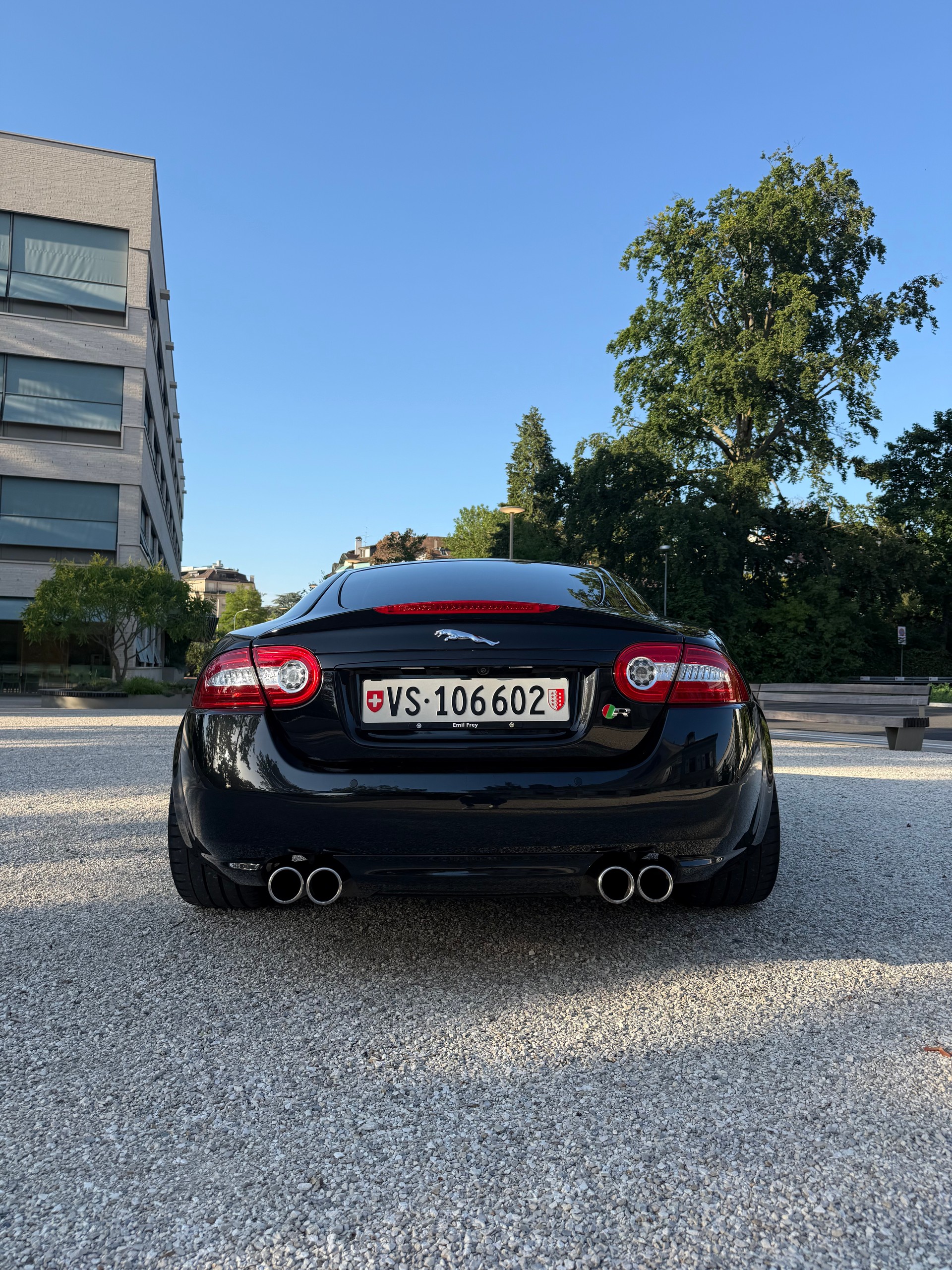 JAGUAR R-image-3