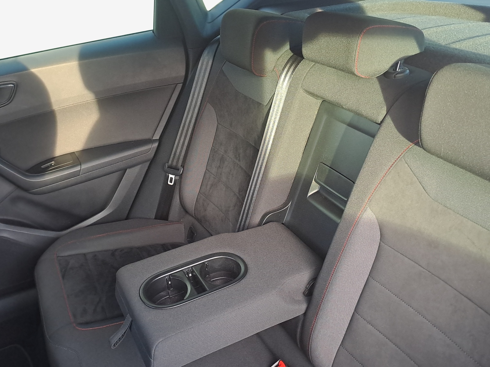 SEAT Ateca 2.0 TSI FR 4Drive DSG-image-11