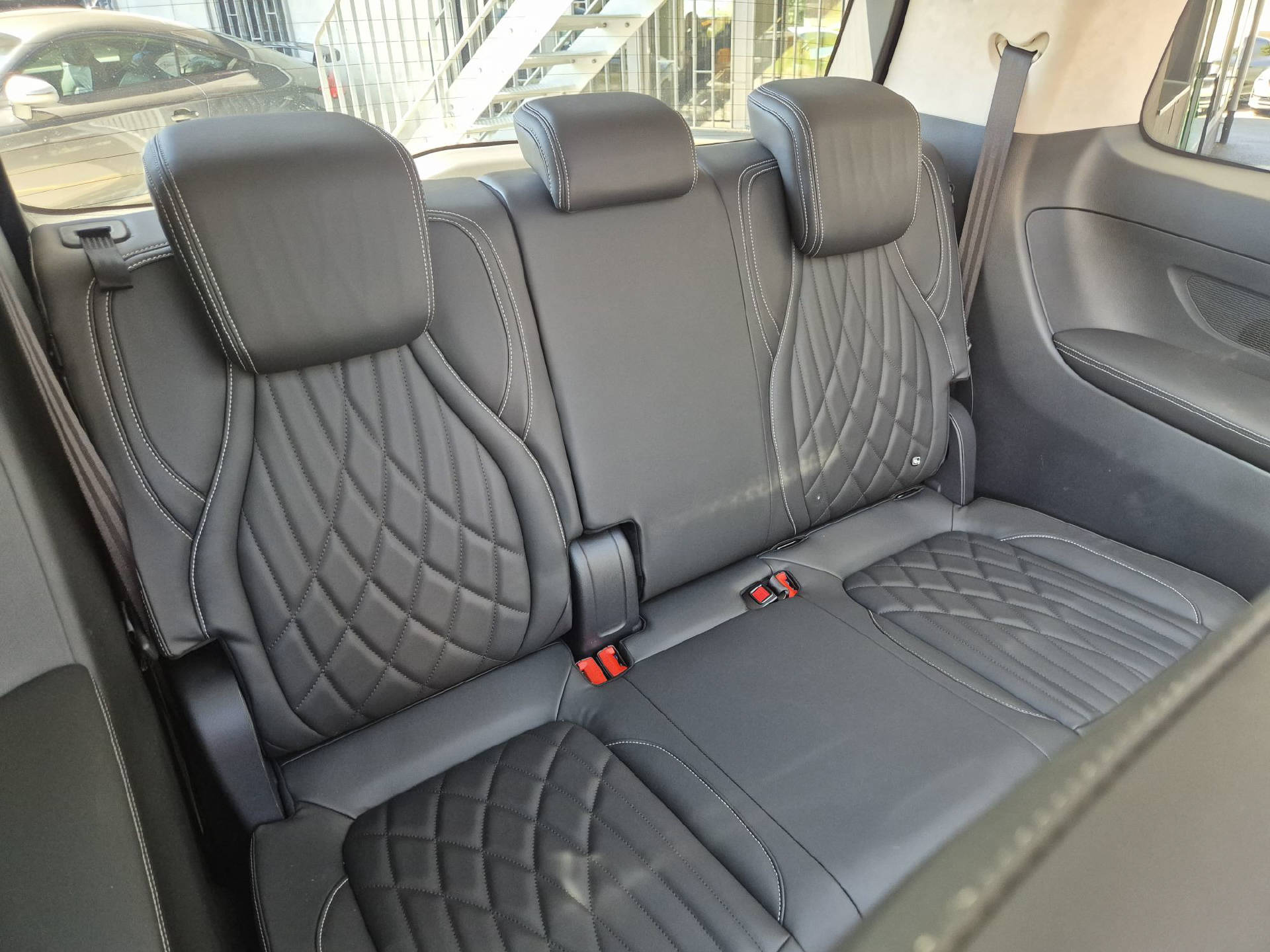 MAXUS Mifa 9 Elite 90 kWh 7P-image-14