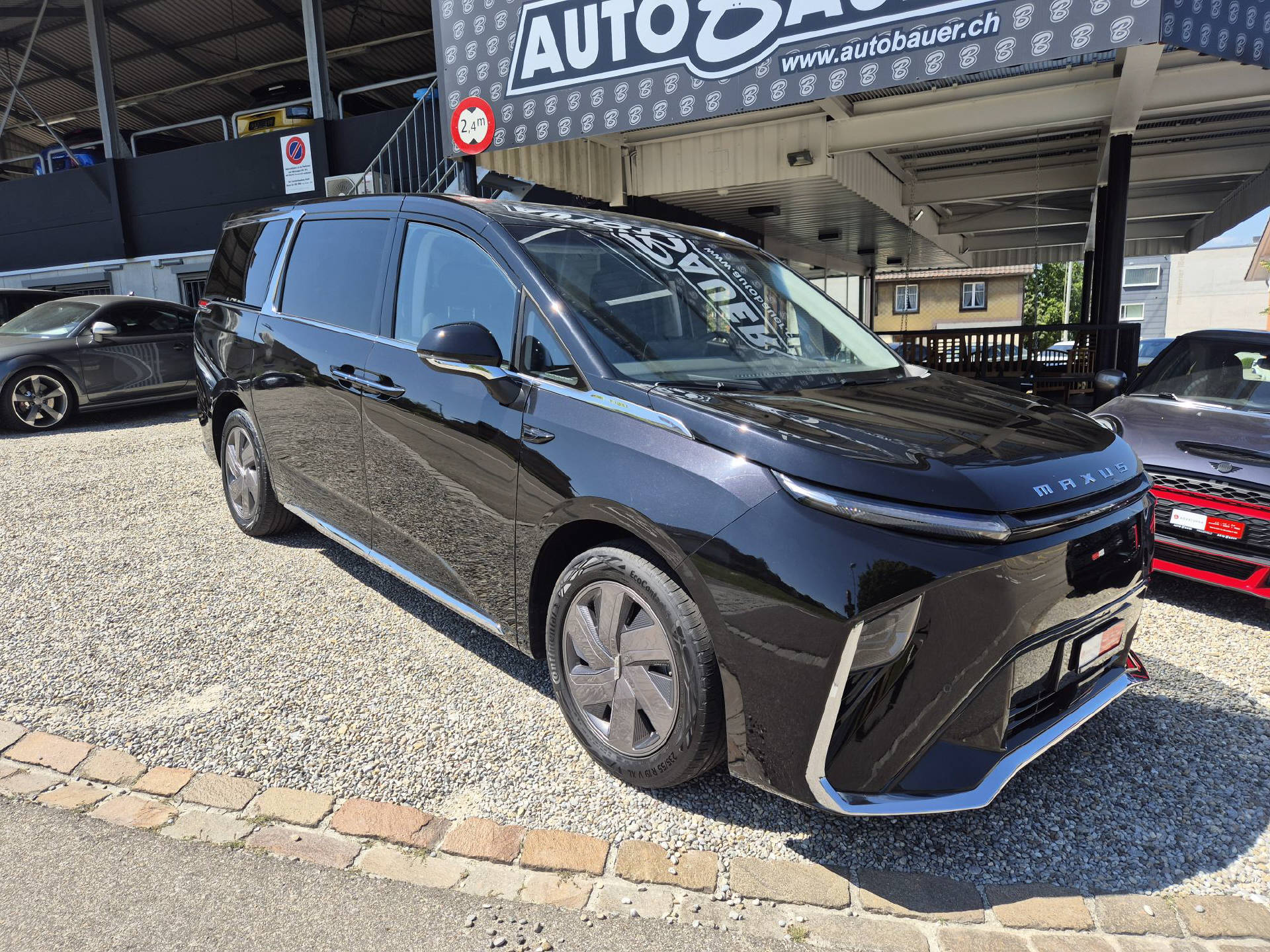 MAXUS Mifa 9 Elite 90 kWh 7P-image-1