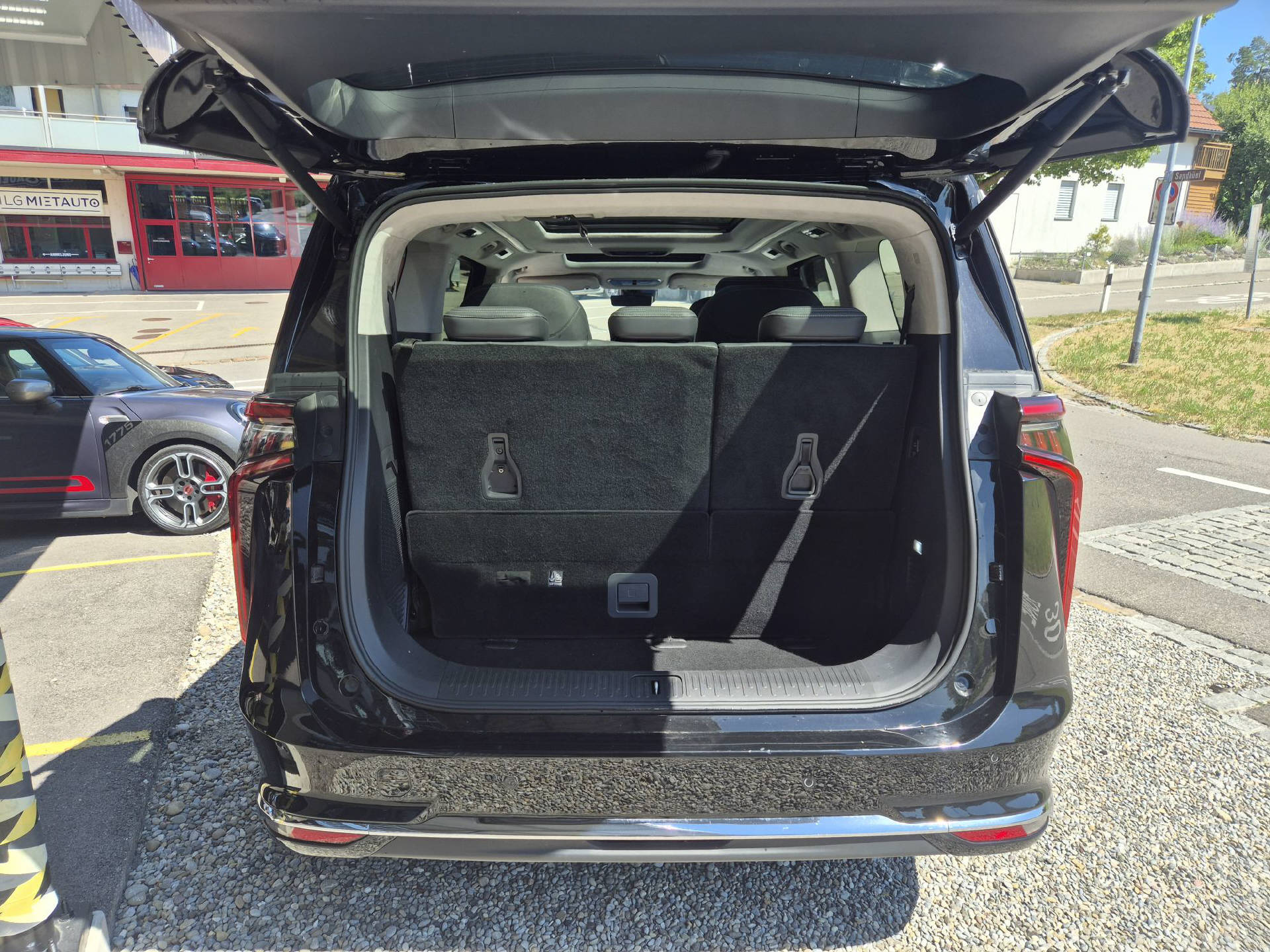 MAXUS Mifa 9 Elite 90 kWh 7P-image-6