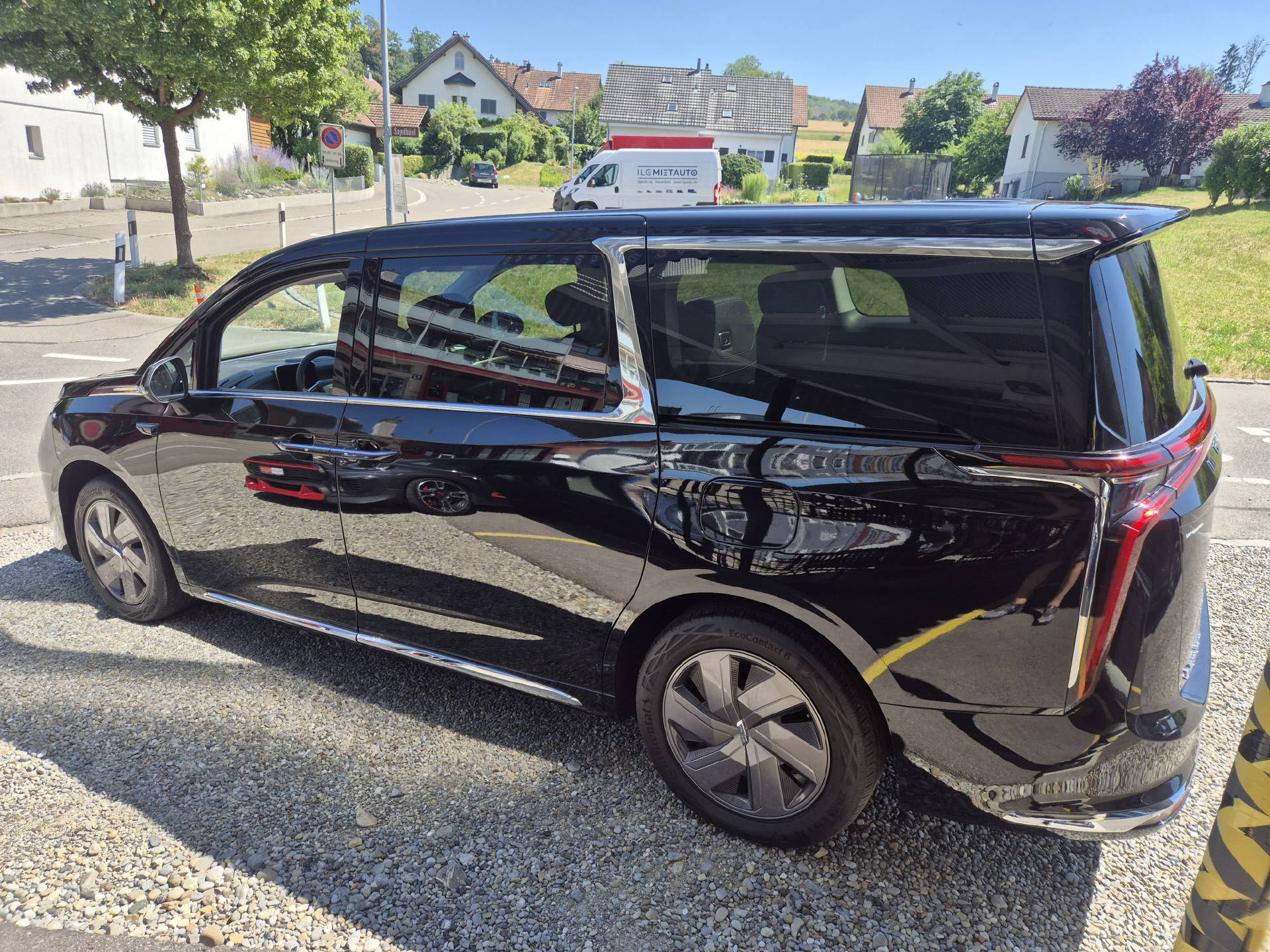 MAXUS Mifa 9 Elite 90 kWh 7P-image-5