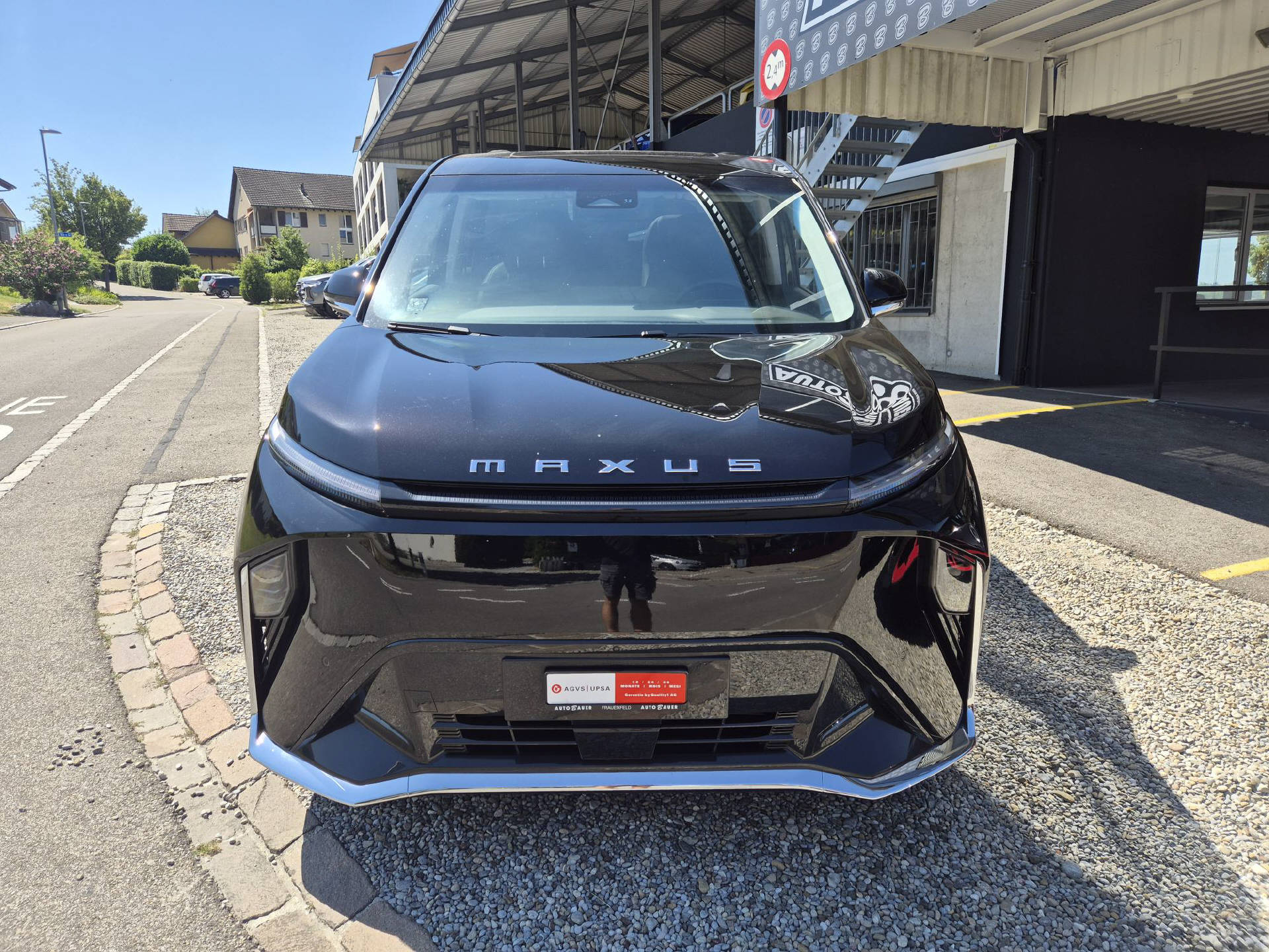 MAXUS Mifa 9 Elite 90 kWh 7P-image-3