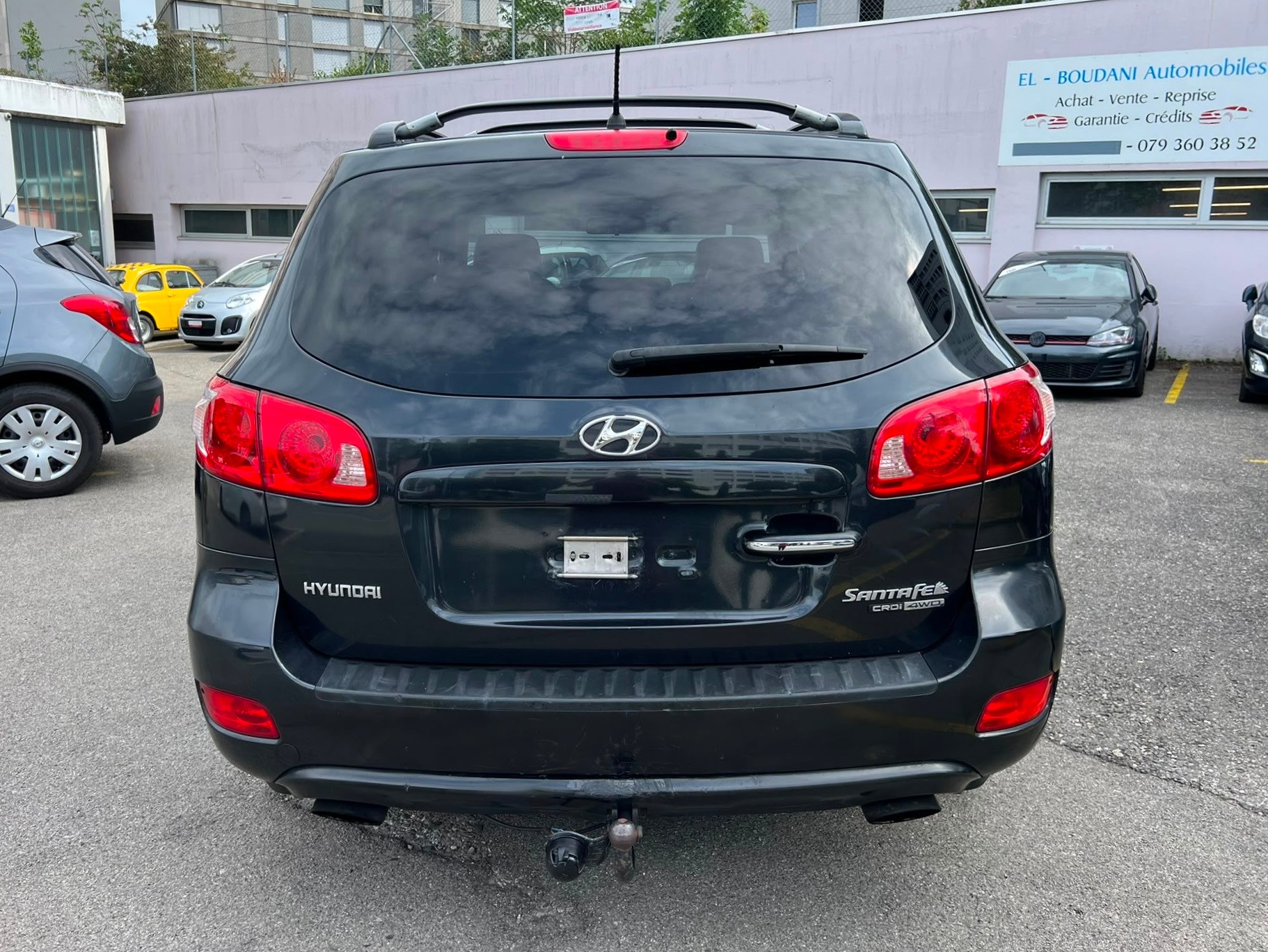 HYUNDAI Santa Fe 2.2 CRDi Premium 4WD Automatic-image-4
