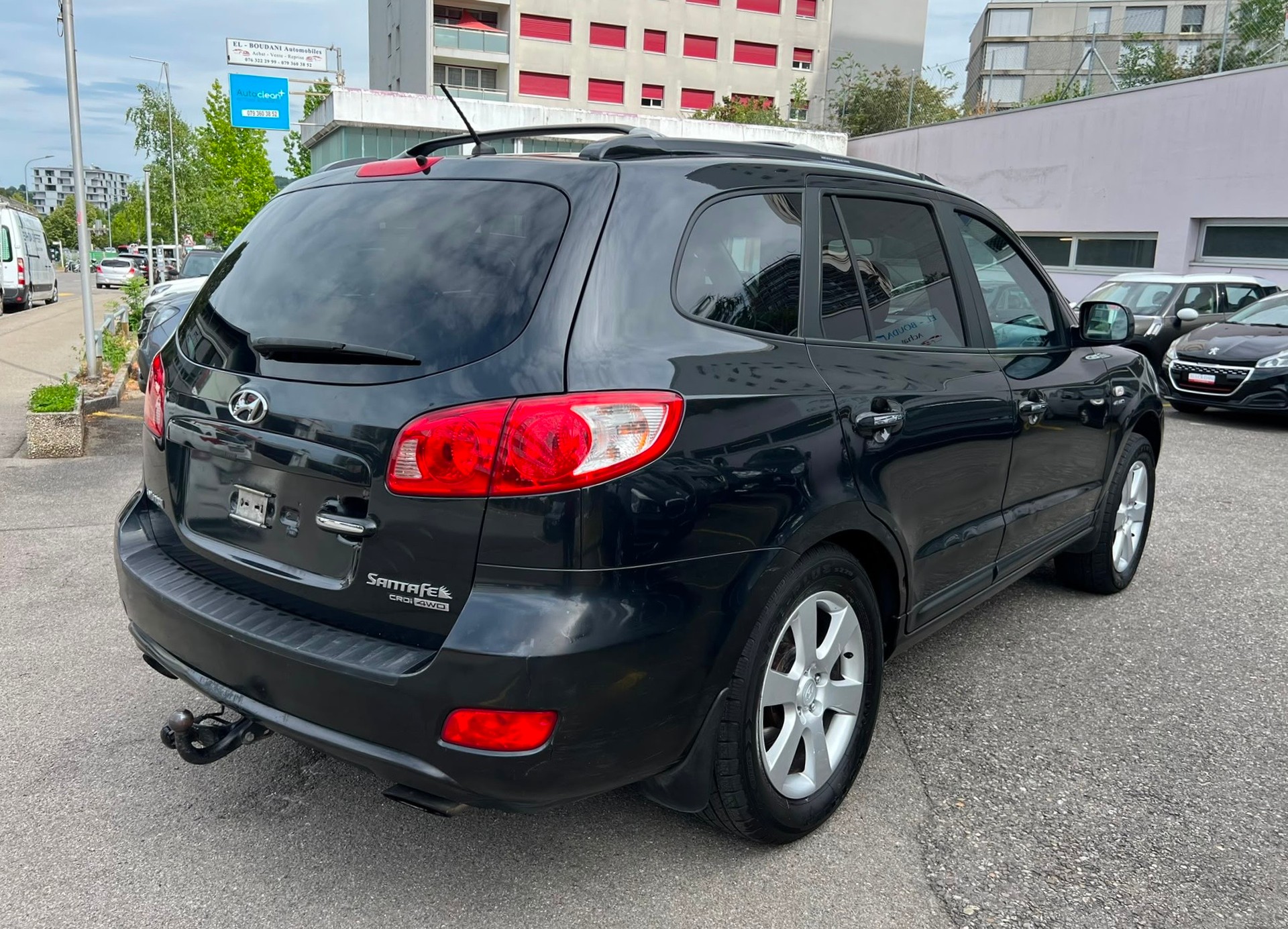 HYUNDAI Santa Fe 2.2 CRDi Premium 4WD Automatic-image-3