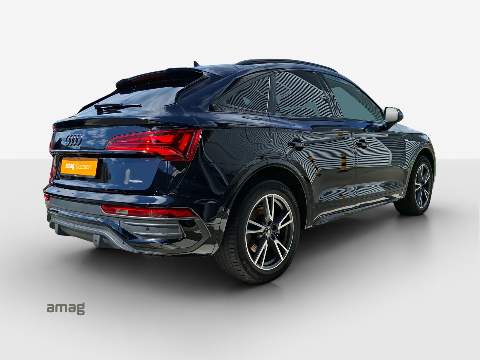 AUDI Q5 Sportback 45 TFSI S line quattro S-tronic-image-4