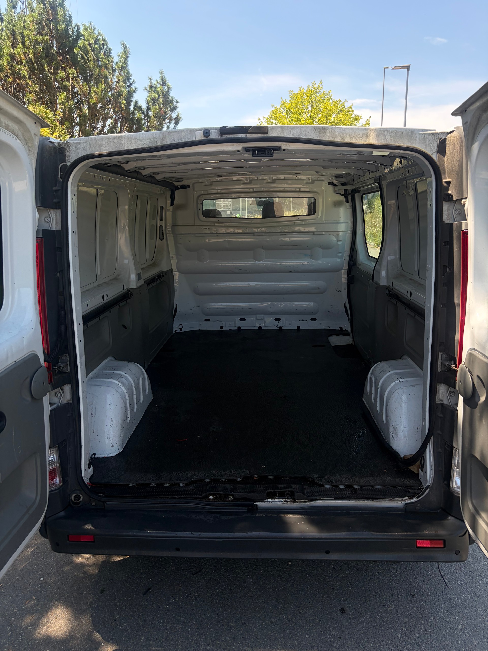 RENAULT Trafic 2.0 dCi L2H1 Grand Passenger Expression-image-2