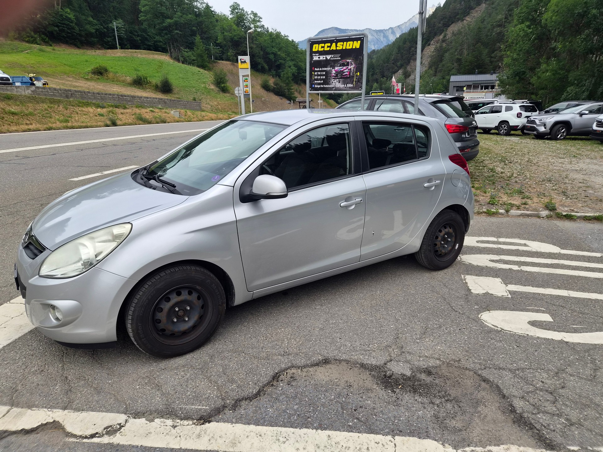 HYUNDAI i20 1.4 Swiss Plus Edition-image-3