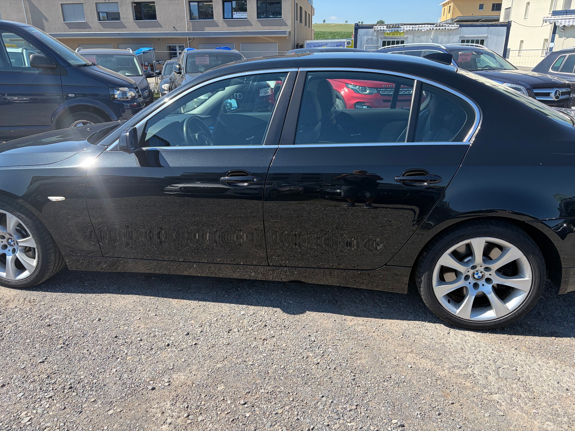 BMW 545i-image-6