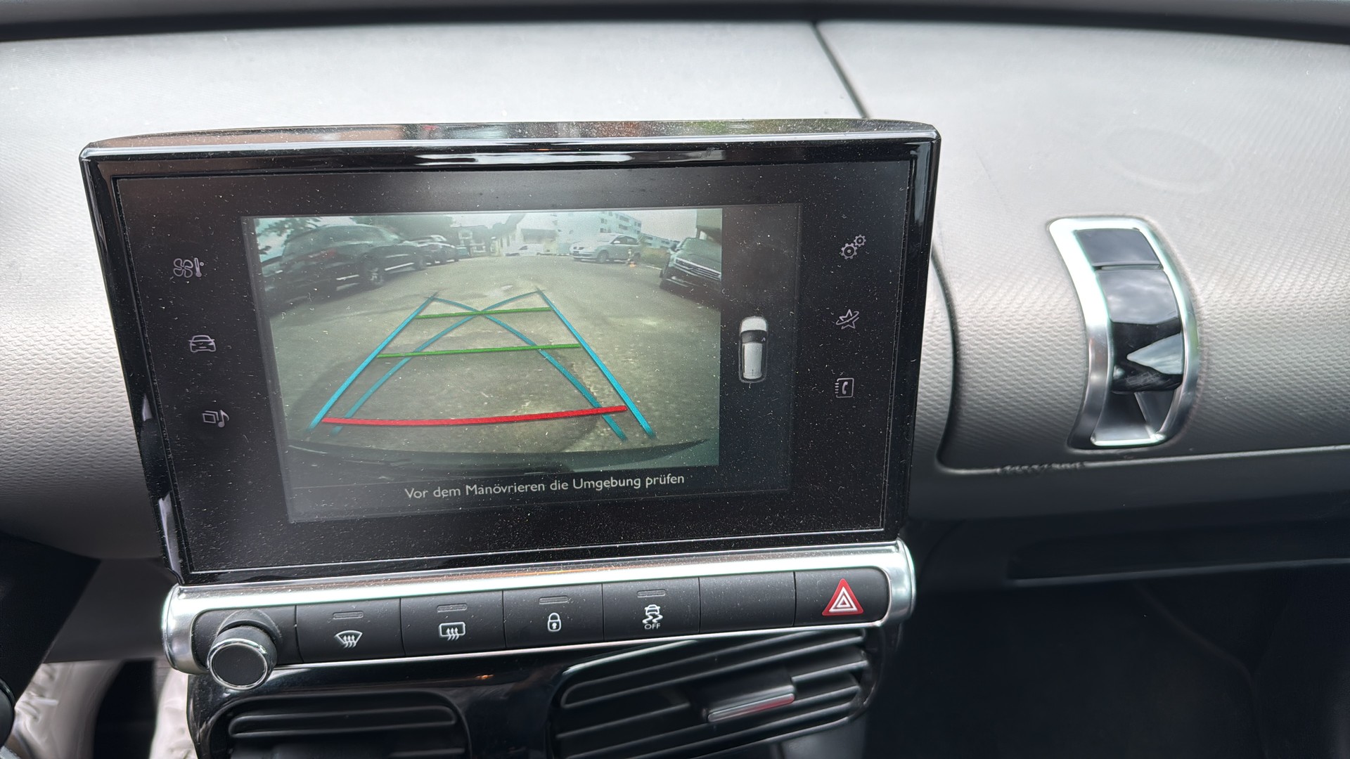 CITROEN C4 Cactus 1.2 VTi Shine-image-9