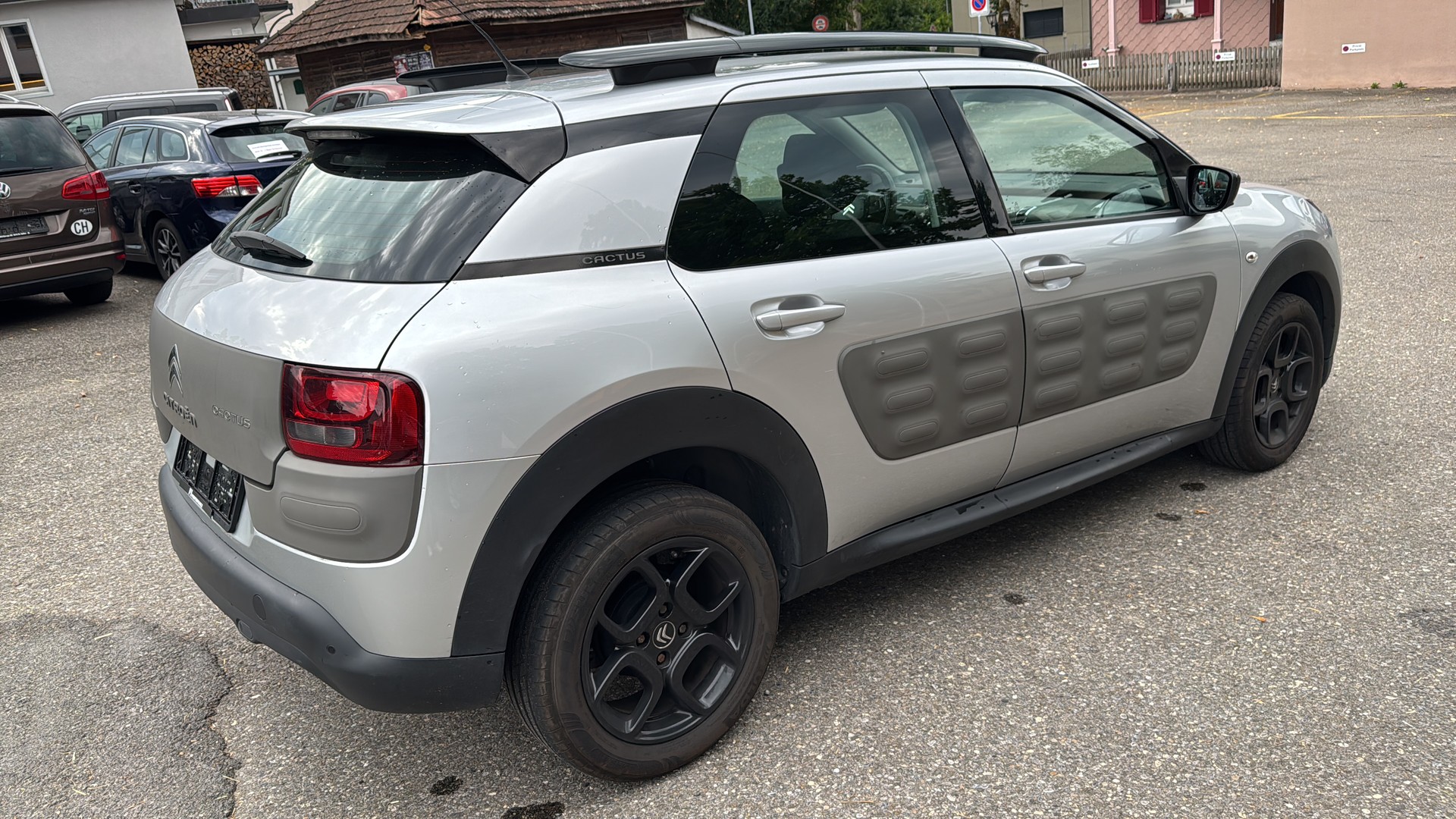 CITROEN C4 Cactus 1.2 VTi Shine-image-5