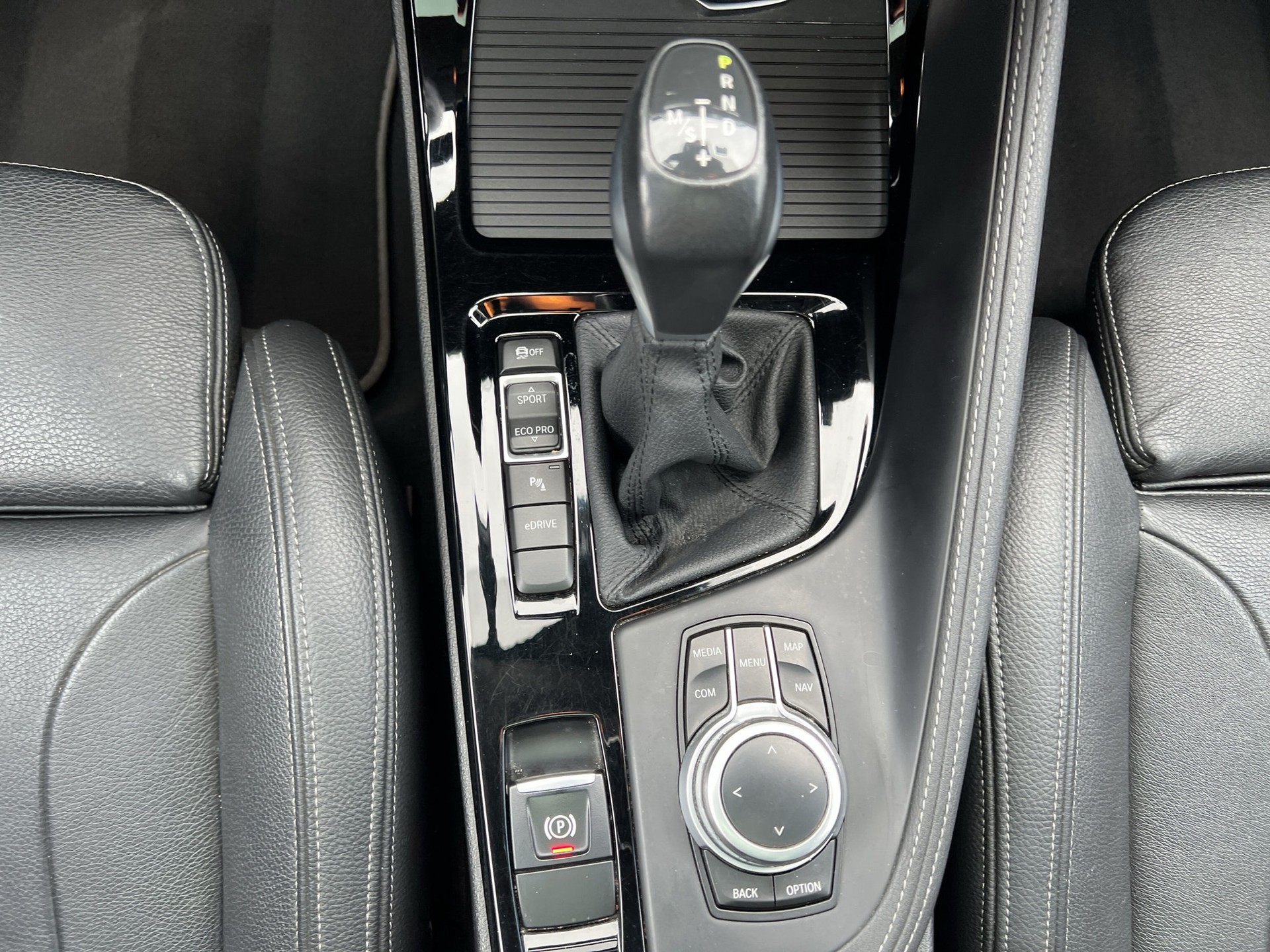 BMW X2 xDrive 25e M Sport Steptronic-image-12