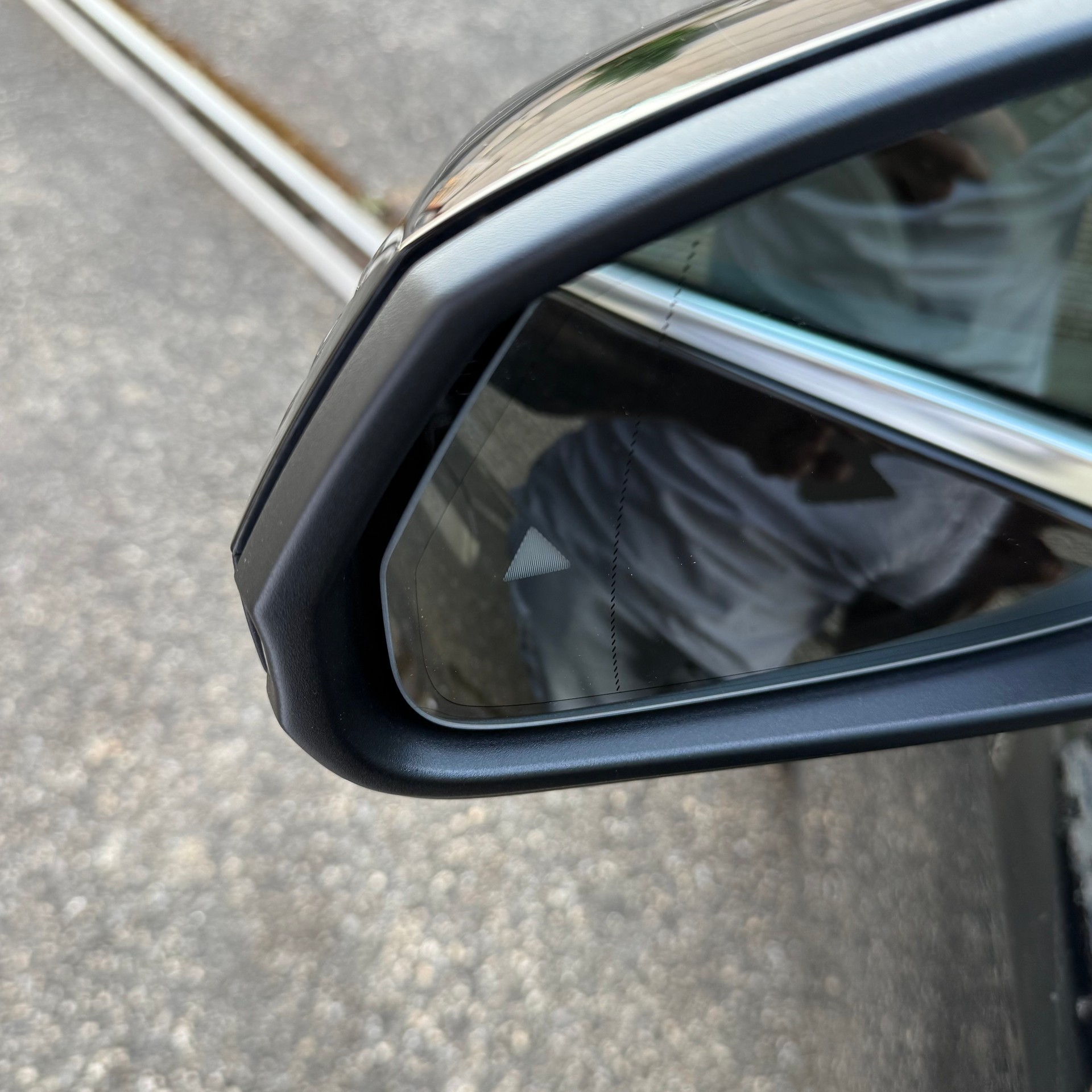 BMW iX1 xDrive 30 Swiss-image-31