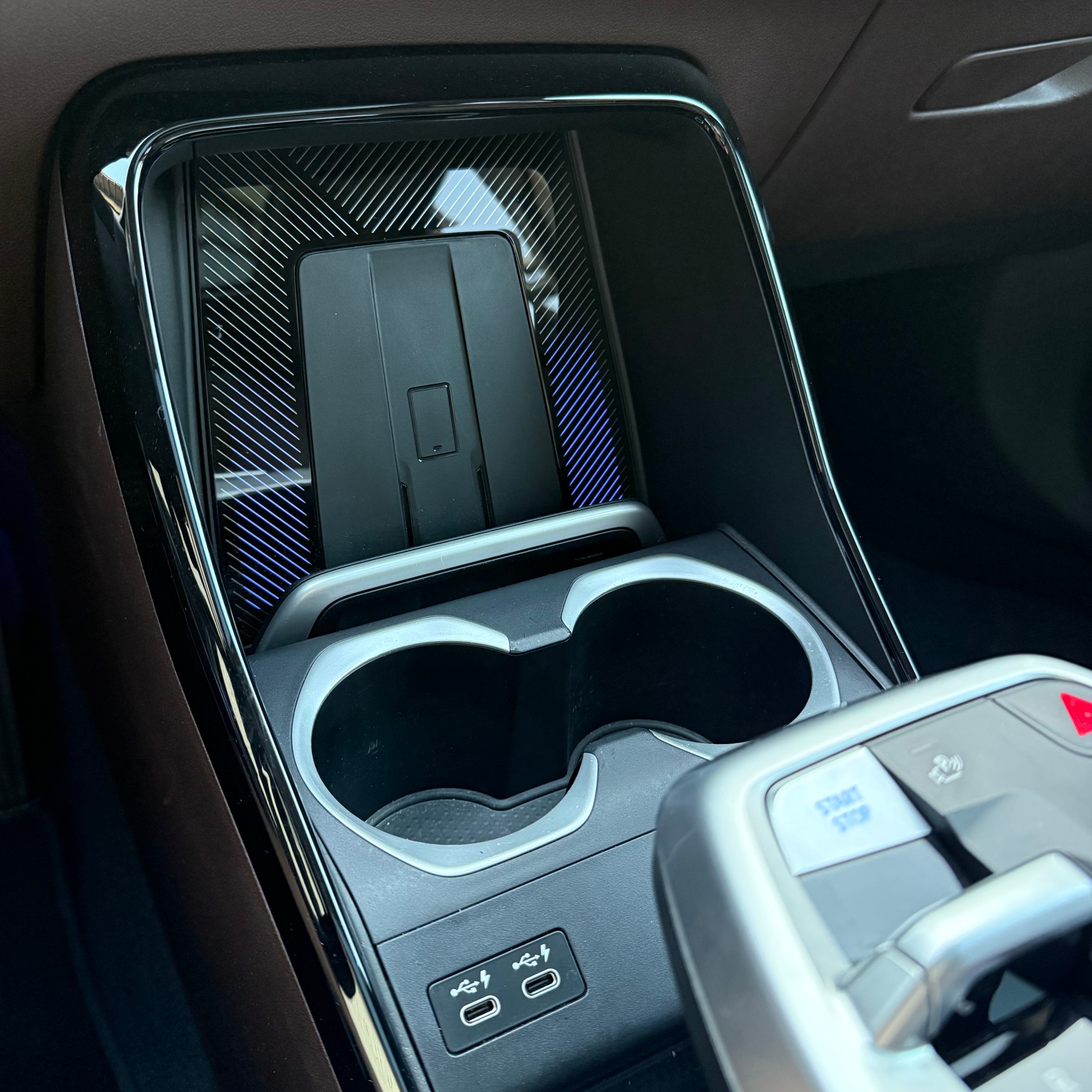 BMW iX1 xDrive 30 Swiss-image-30