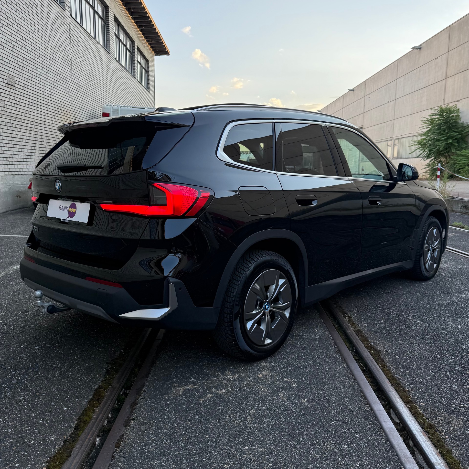 BMW iX1 xDrive 30 Swiss-image-6