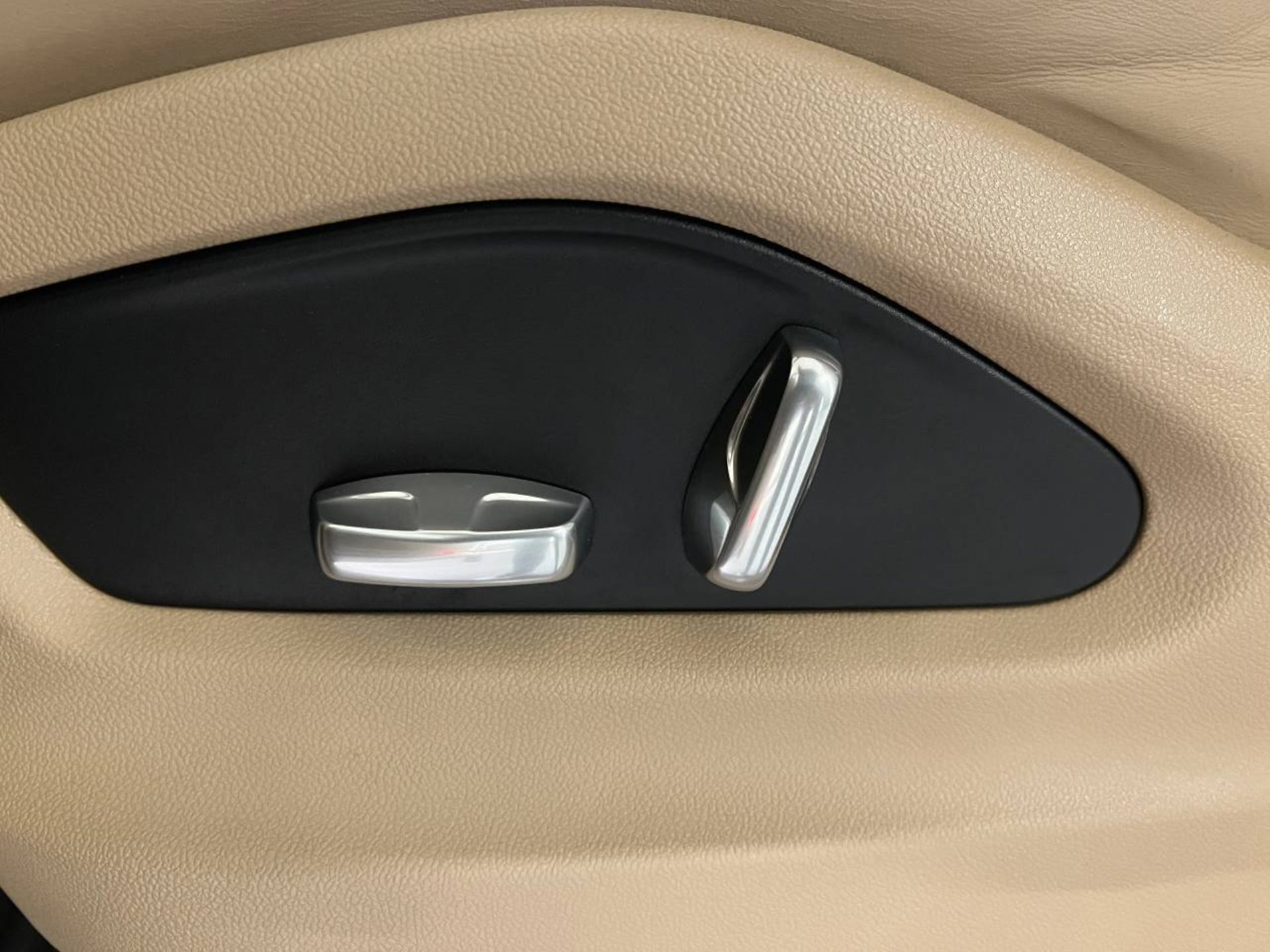PORSCHE Cayenne E-Hybrid-image-20