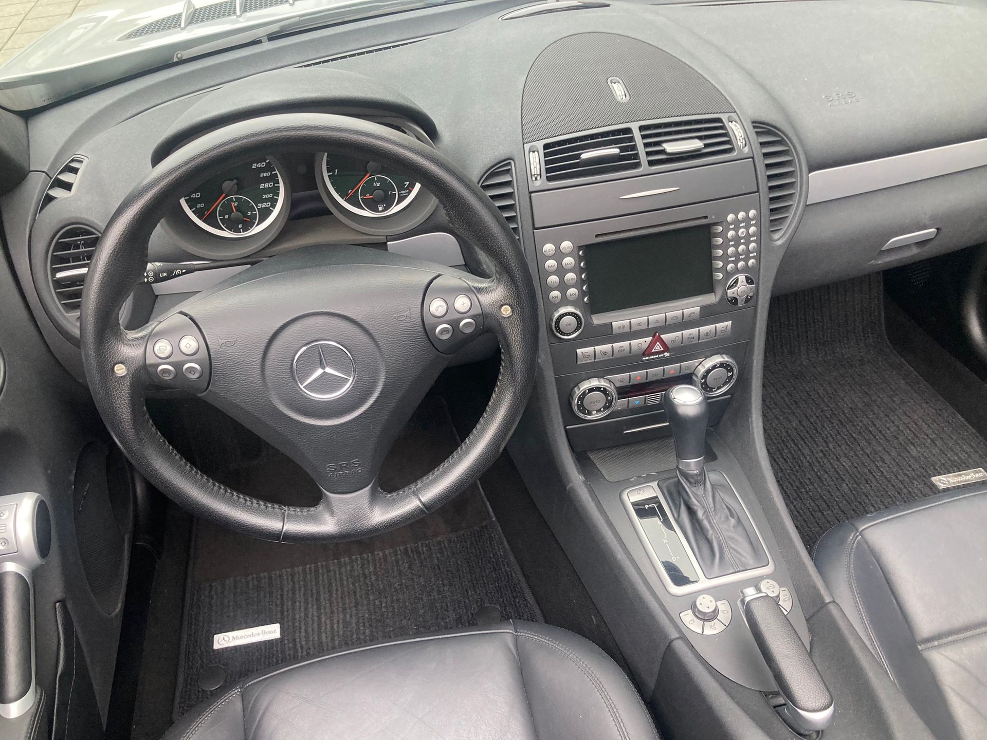 MERCEDES-BENZ SLK 55 AMG 7G-Tronic-image-13