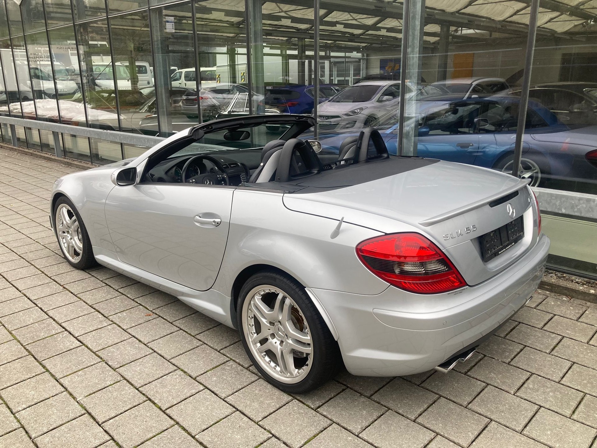 MERCEDES-BENZ SLK 55 AMG 7G-Tronic-showroom-element-3
