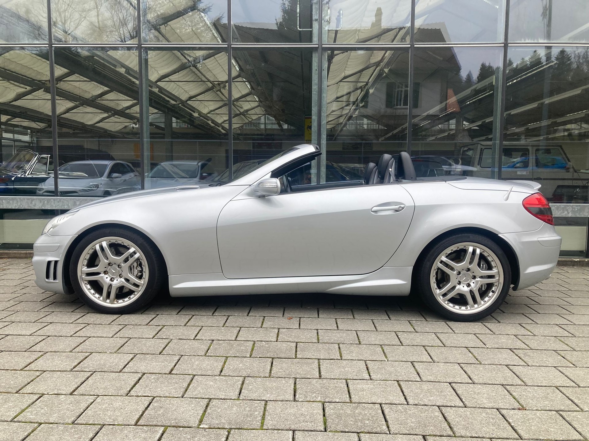 MERCEDES-BENZ SLK 55 AMG 7G-Tronic-showroom-element-1