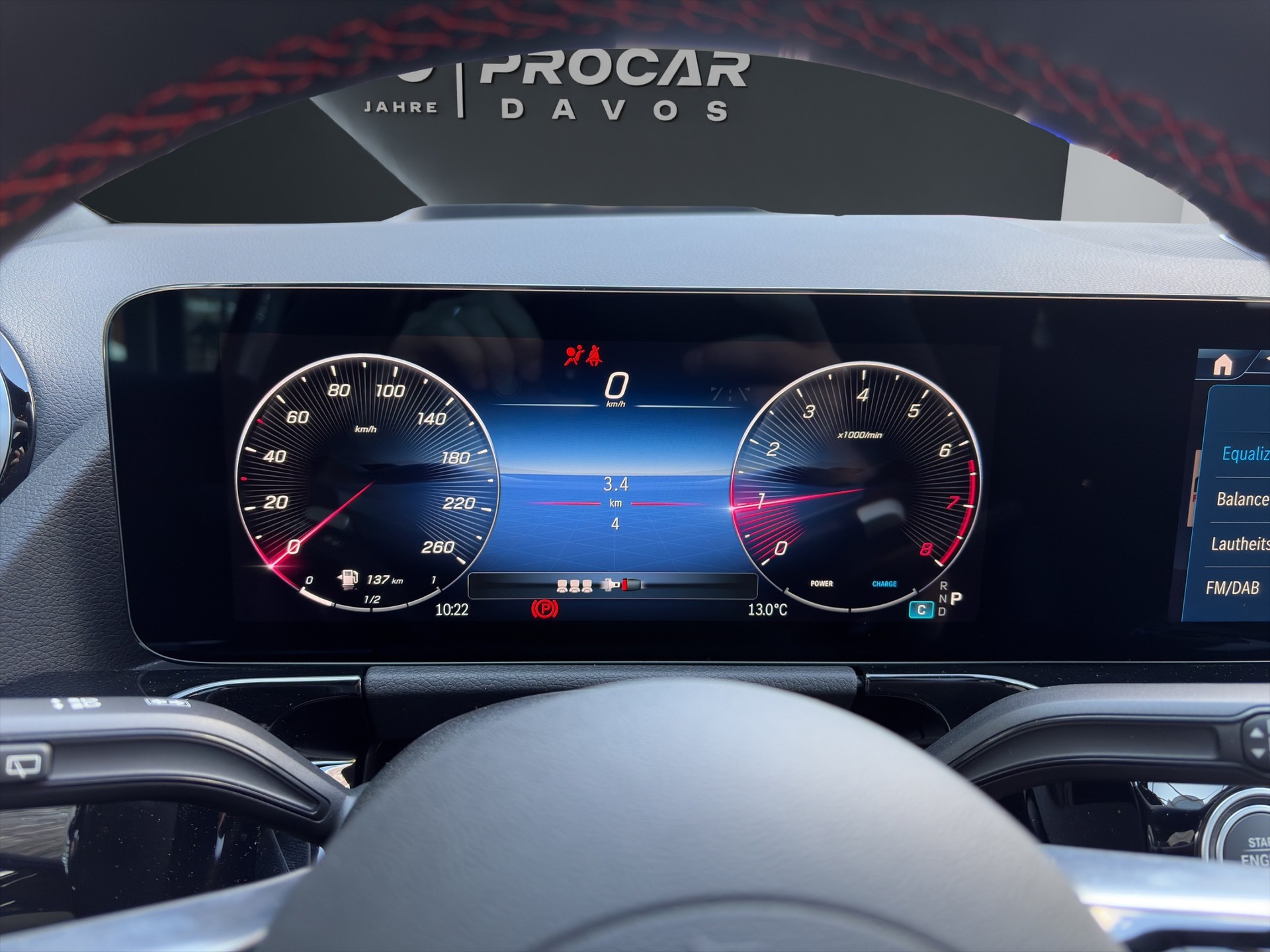 MERCEDES-BENZ GLA 250 Swiss Star AMG Line 4matic-image-8