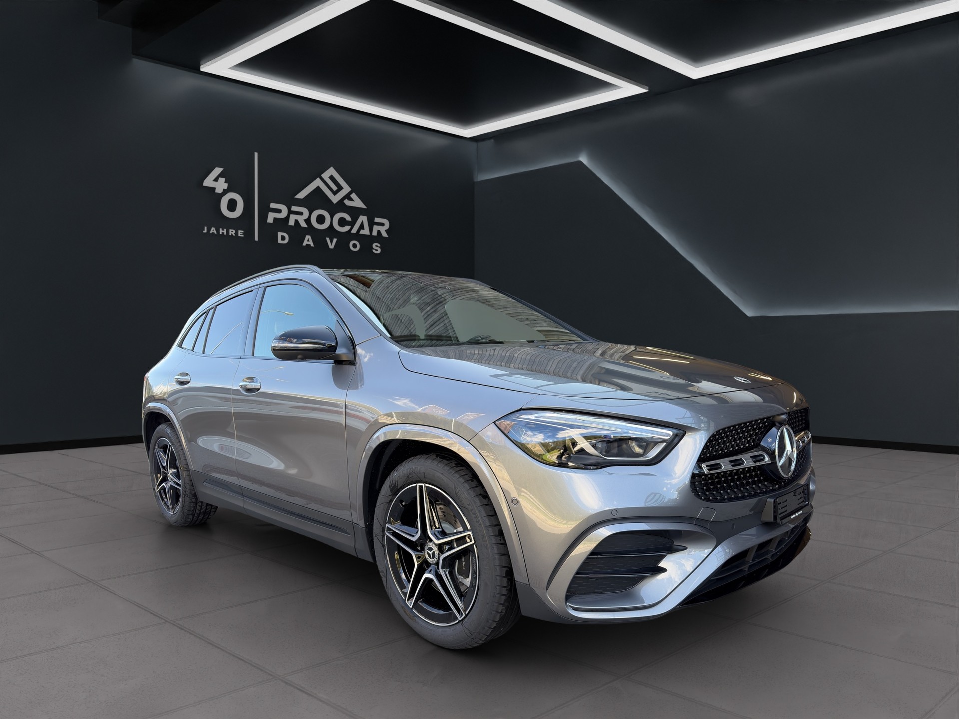MERCEDES-BENZ GLA 250 Swiss Star AMG Line 4matic
