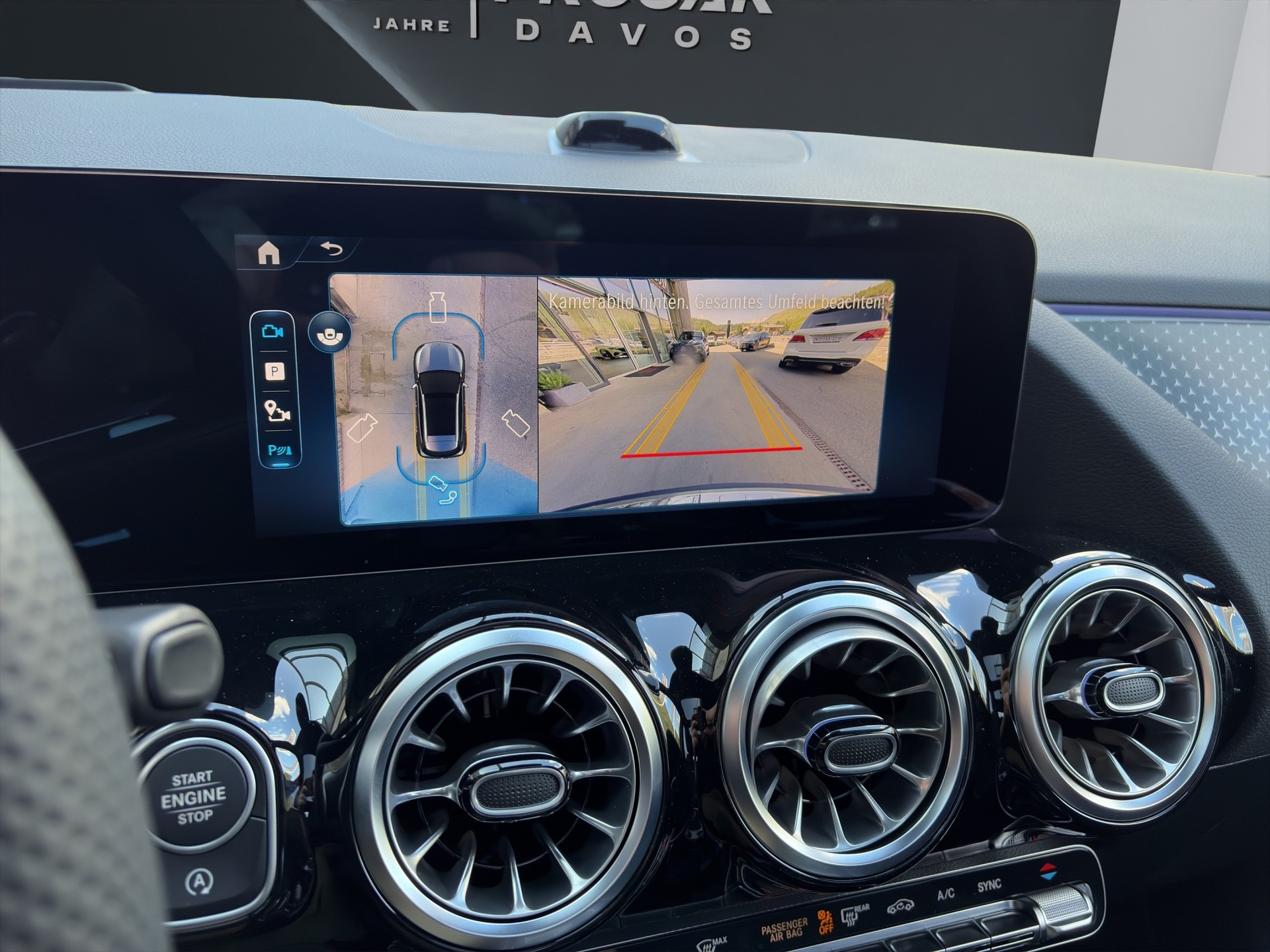 MERCEDES-BENZ GLA 250 Swiss Star AMG Line 4matic-image-10
