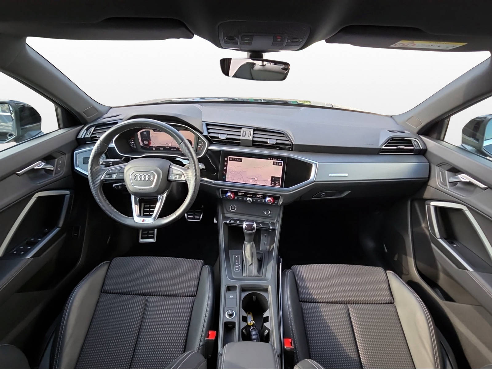 AUDI Q3 Sportback 40 TFSI S line quattro S-tronic-image-3