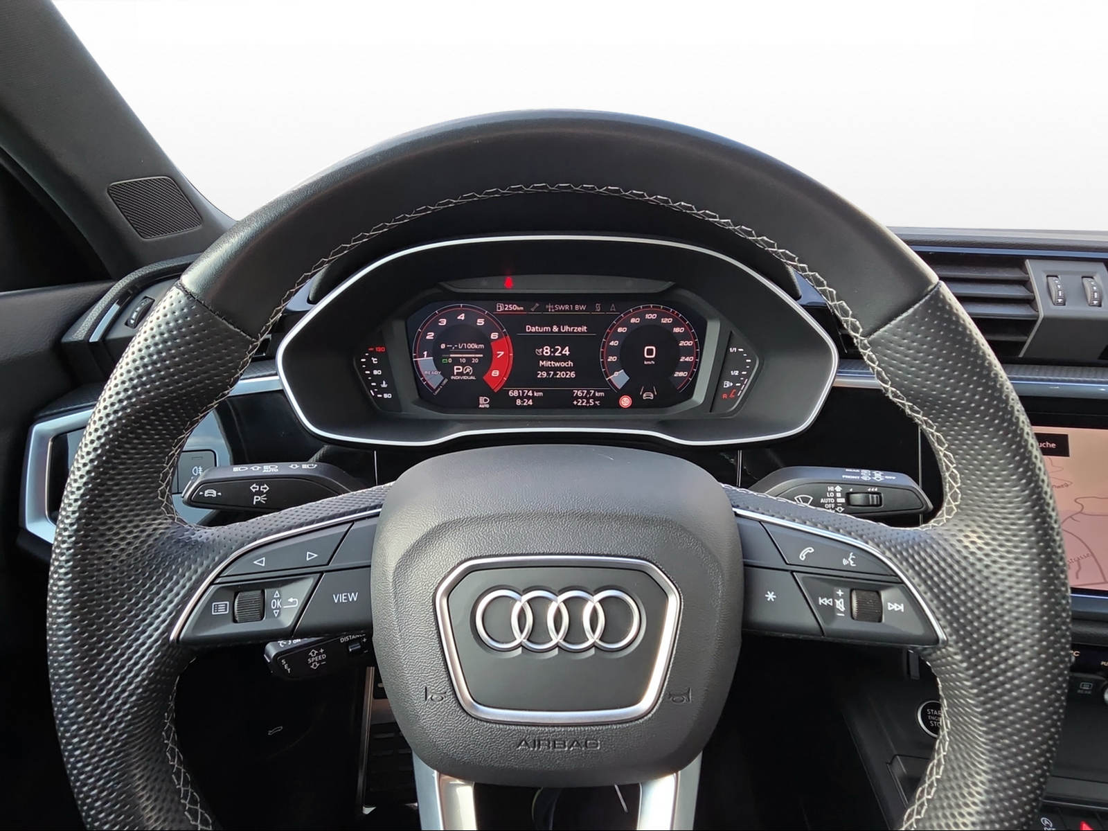 AUDI Q3 Sportback 40 TFSI S line quattro S-tronic-image-4