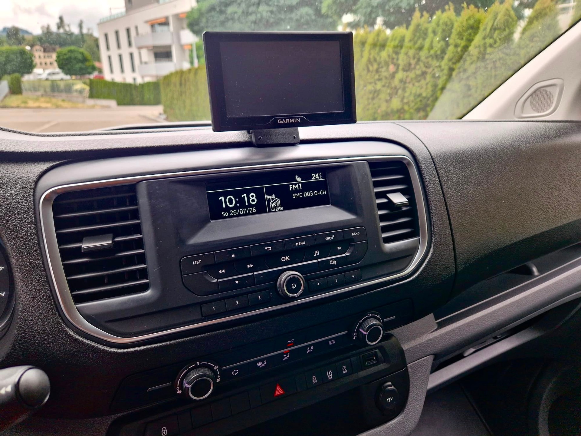 PEUGEOT Traveller 2.0 BlueHDi 9 Plätzer-image-10