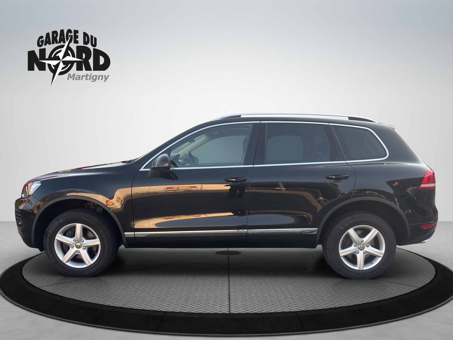 VW Touareg 3.0 TDI BlueMotion Technology Tiptronic-image-2