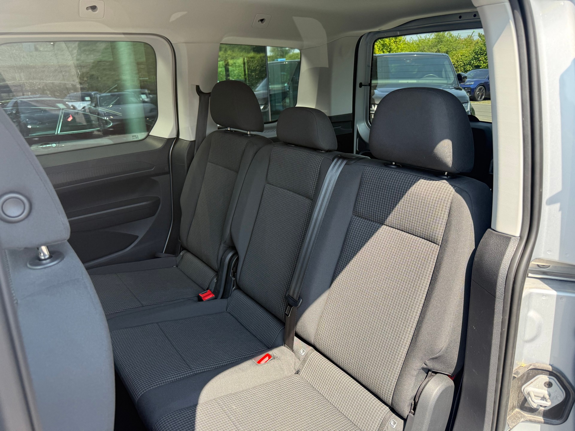 VW Caddy 2.0 TDI 4Motion Liberty-image-13