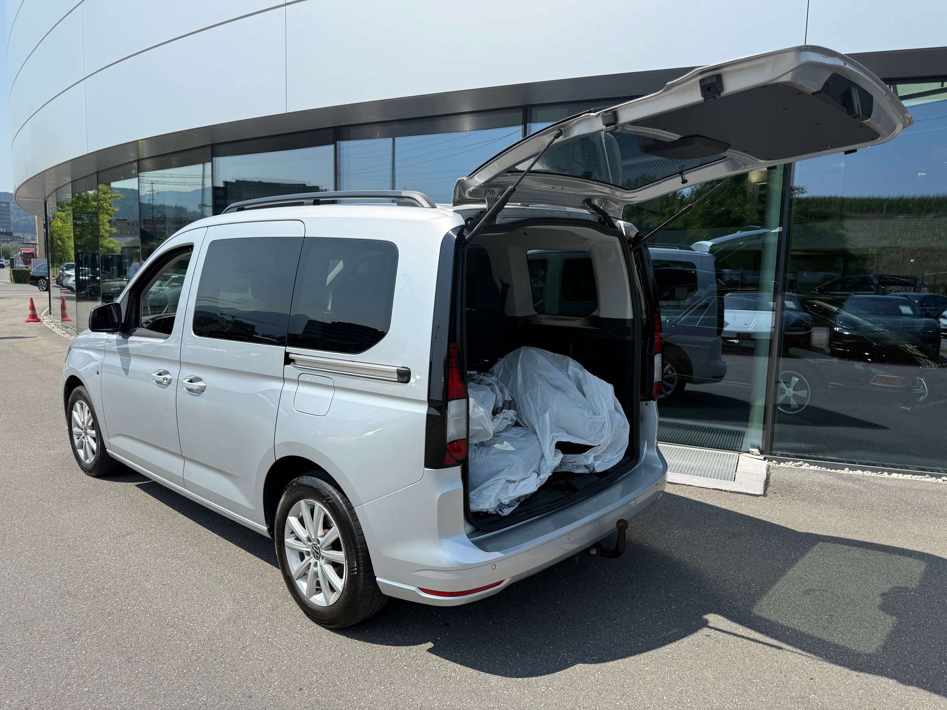 VW Caddy 2.0 TDI 4Motion Liberty-image-5