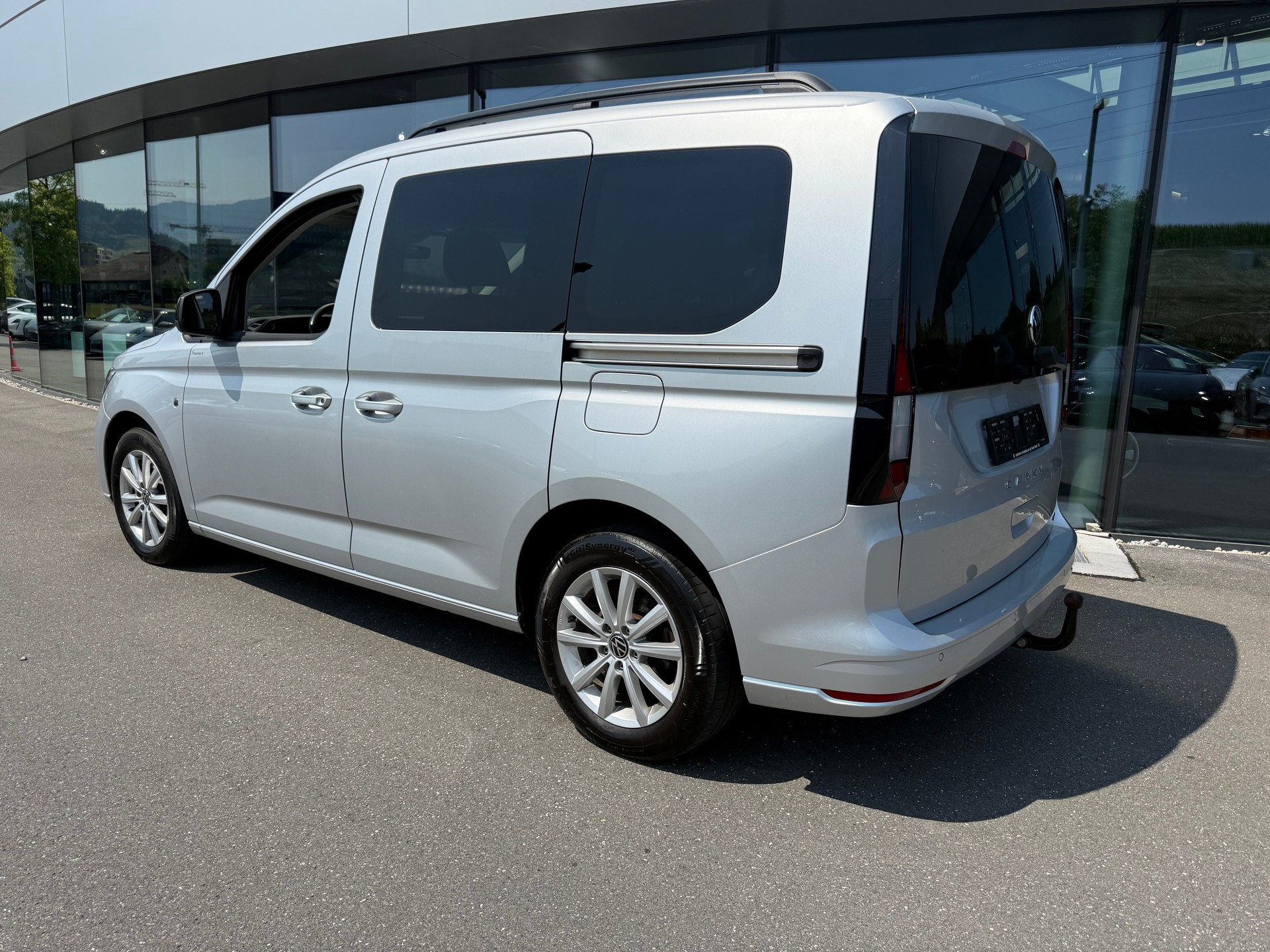 VW Caddy 2.0 TDI 4Motion Liberty-image-2