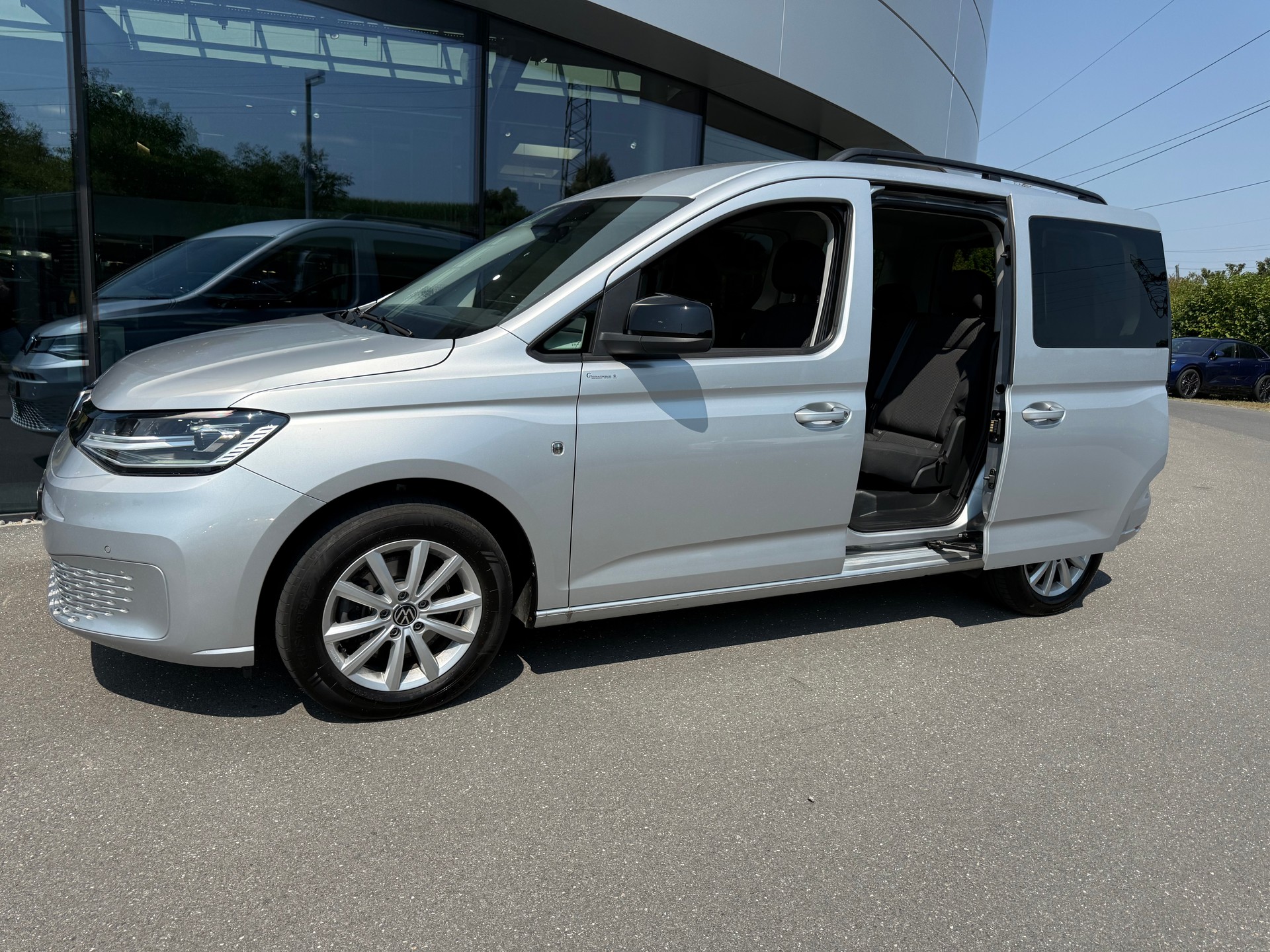 VW Caddy 2.0 TDI 4Motion Liberty-image-1