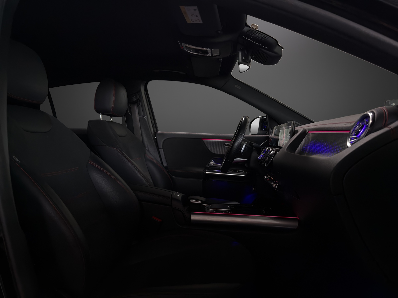 MERCEDES-BENZ EQA 300 4Matic-image-7