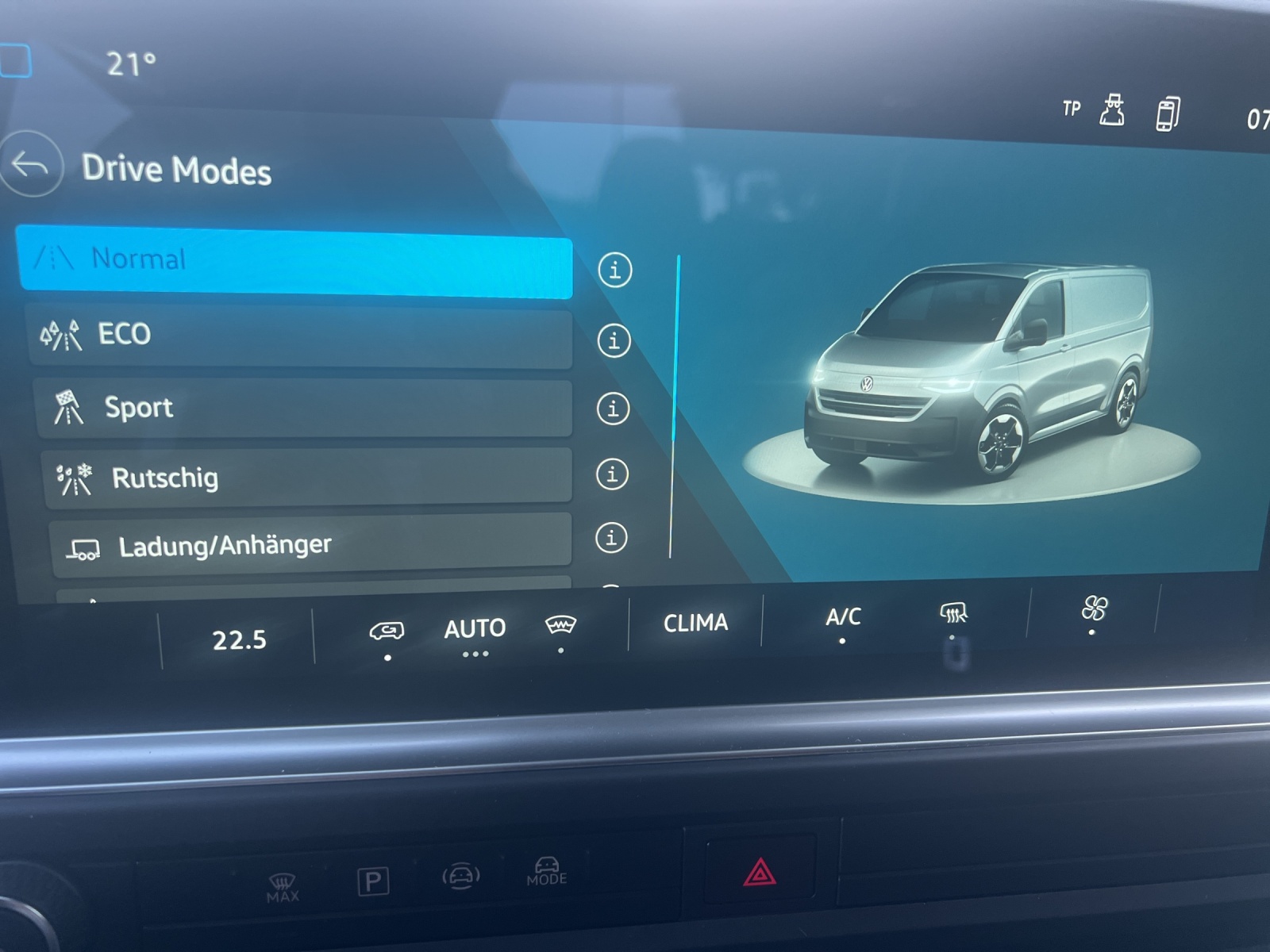 VW e-Transporter 70 kWh 4Motion-image-13