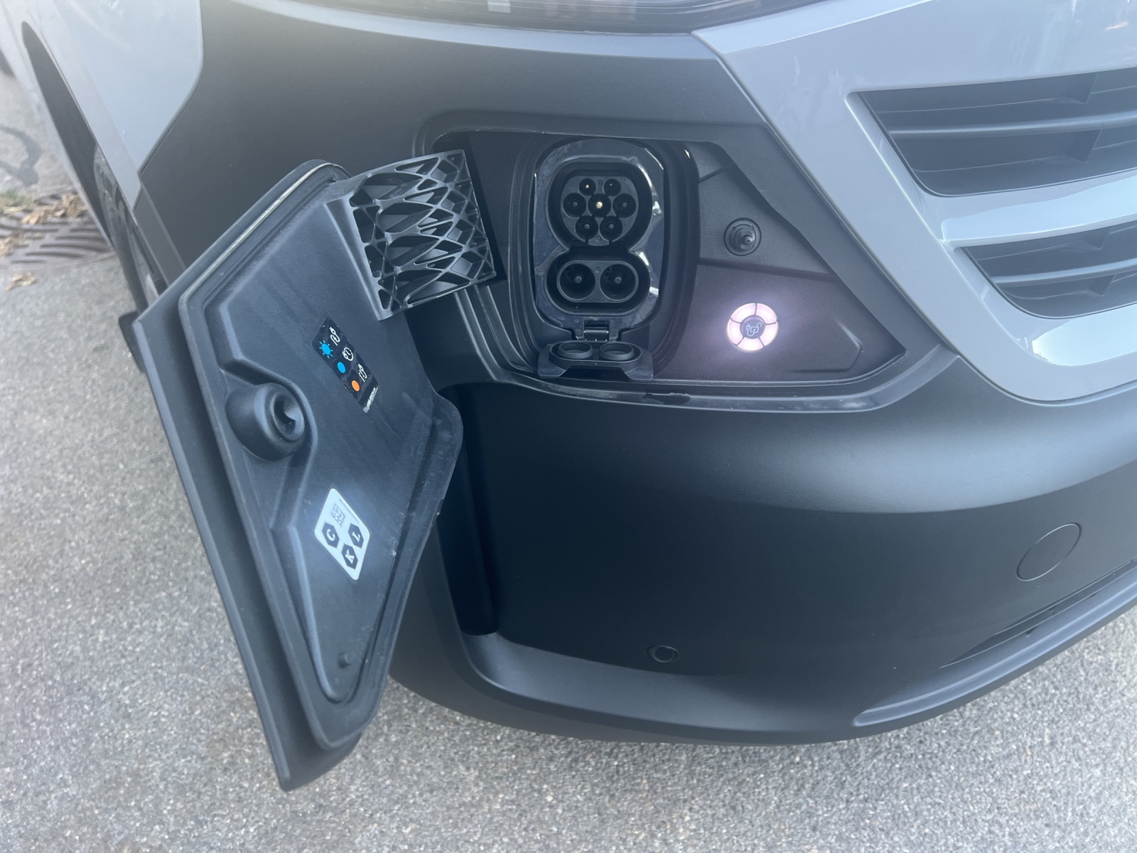 VW e-Transporter 70 kWh 4Motion-image-10