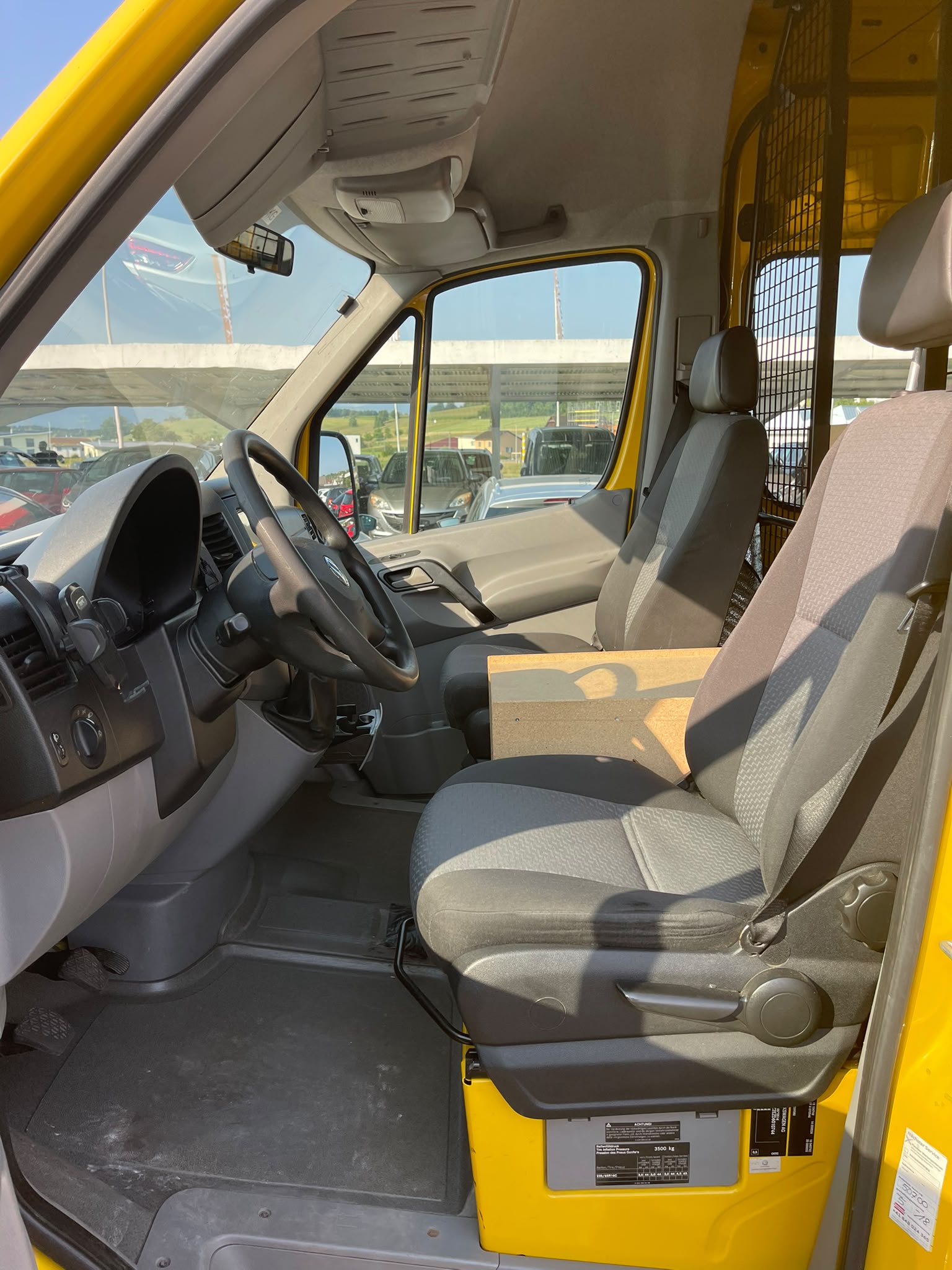 VW Crafter 35 2.0 TDI CR-image-6