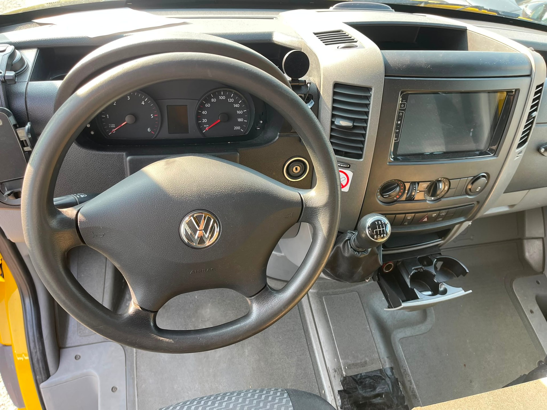 VW Crafter 35 2.0 TDI CR-image-8