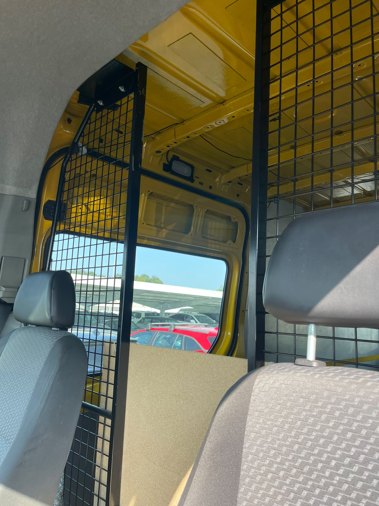 VW Crafter 35 2.0 TDI CR-image-11