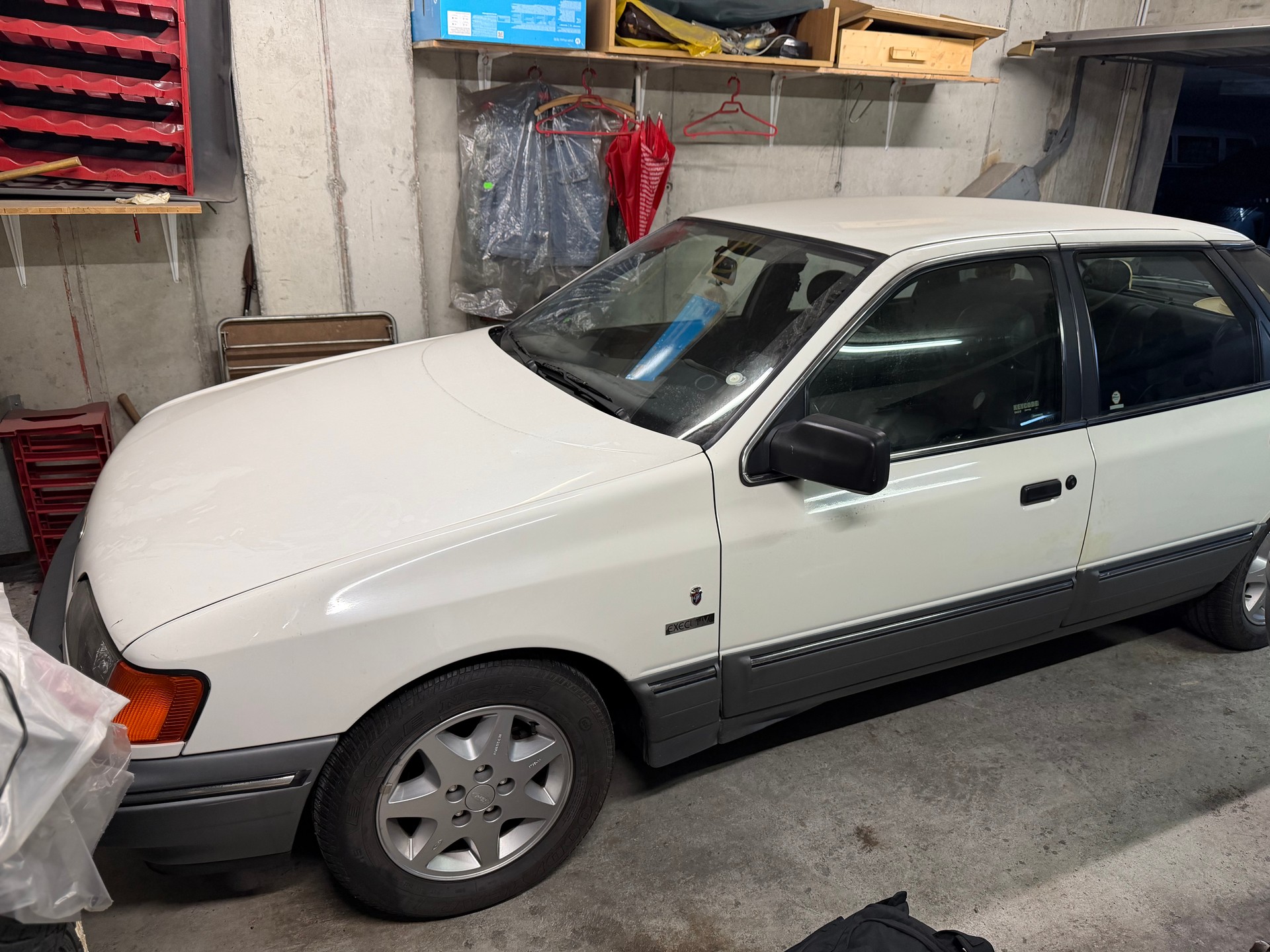 FORD 2.9i 4x4 Executive-image-0