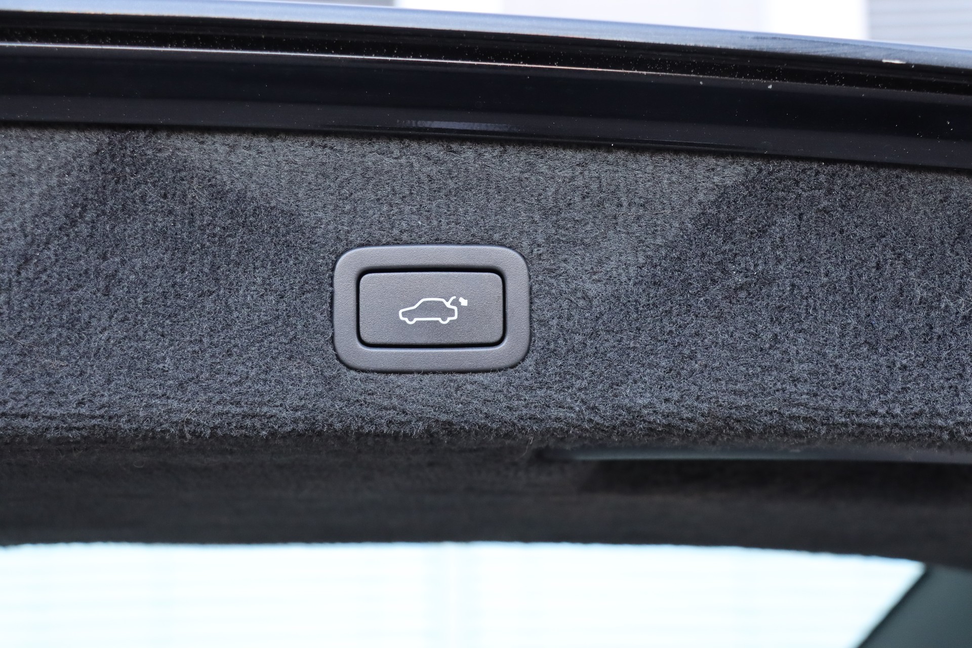 VOLVO V70 2.0T Momentum Powershift-image-9