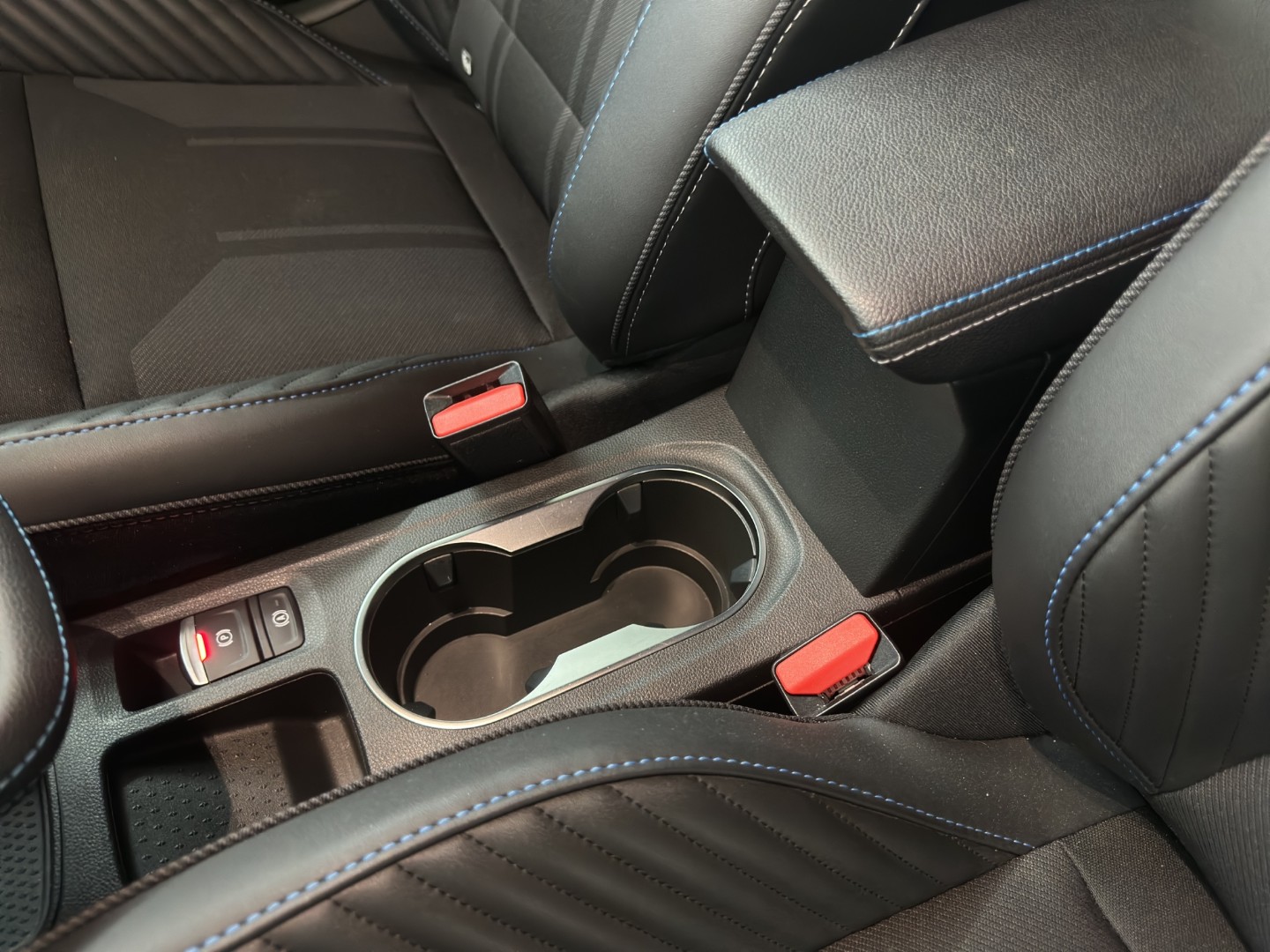 RENAULT Captur 1.3 TCe Esprit Alpine EDC-image-21