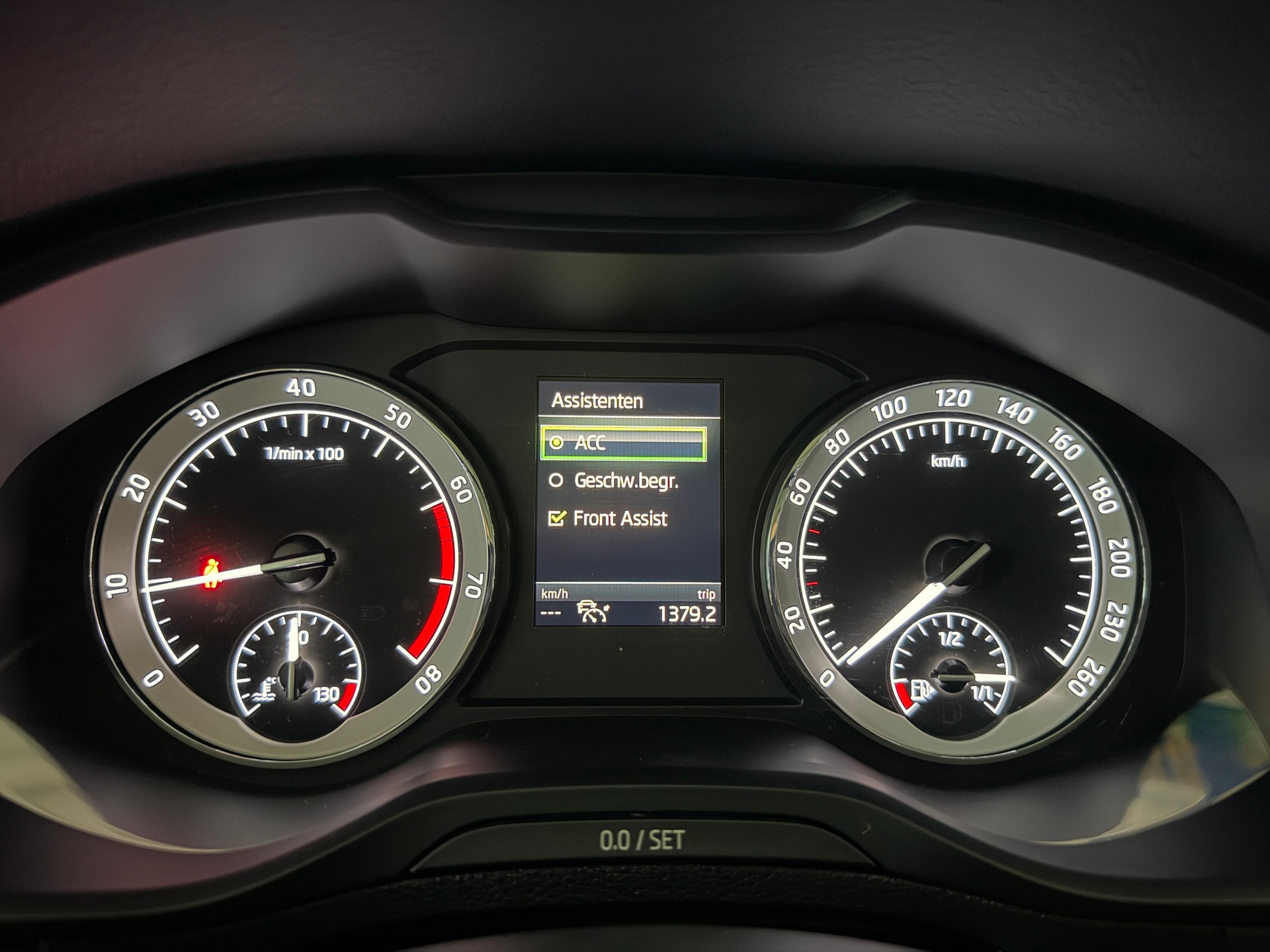SKODA Karoq 1.5 TSI Style DSG AHK 1.5T-image-9