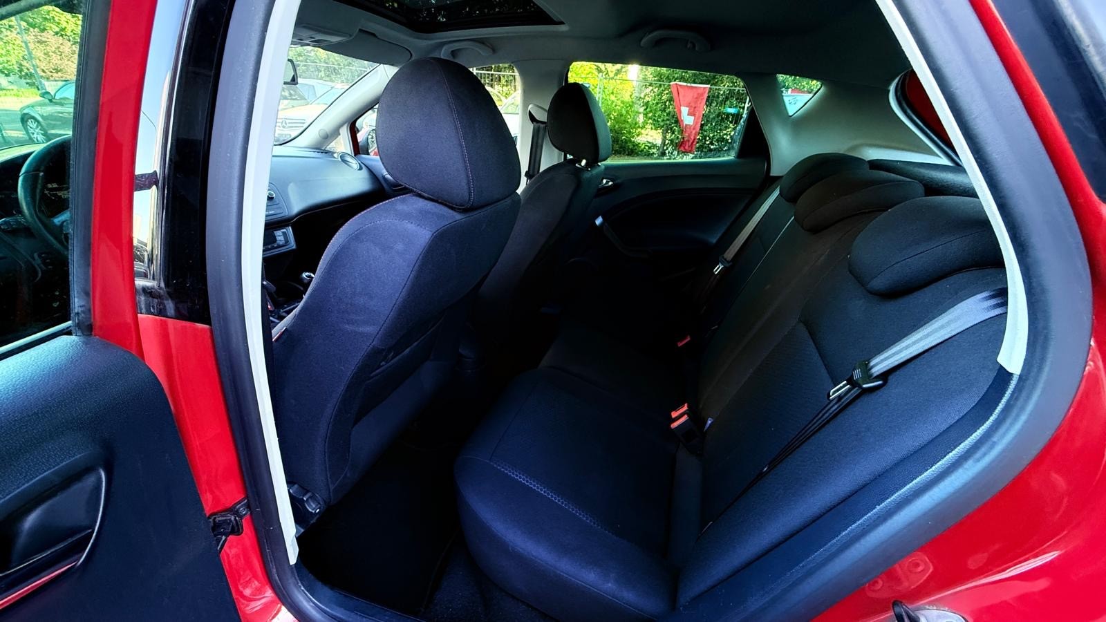 SEAT Ibiza SC 1.2 TSI FR Stopp-Start-image-9